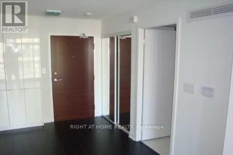 1505 - 15 Iceboat Terrace, Toronto, Ontario  M5V 4A5 - Photo 3 - C13870196