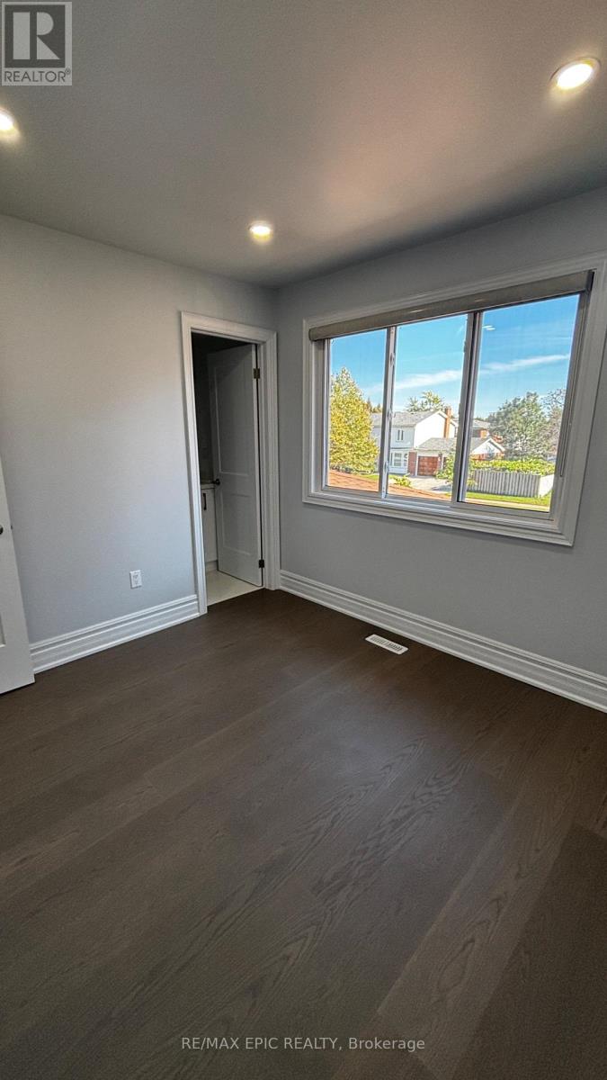 24 Pipers Green Avenue, Toronto, Ontario  M1S 3J8 - Photo 10 - E13870128