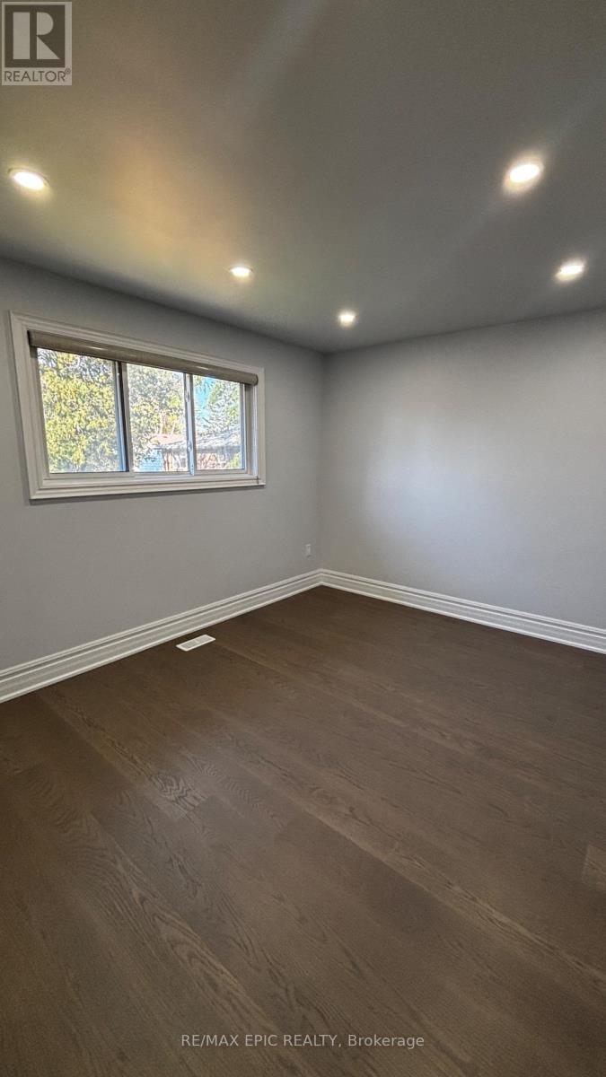 24 Pipers Green Avenue, Toronto, Ontario  M1S 3J8 - Photo 13 - E13870128
