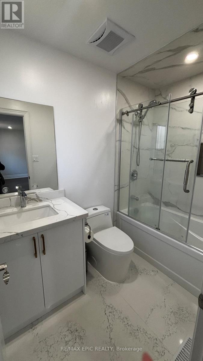 24 Pipers Green Avenue, Toronto, Ontario  M1S 3J8 - Photo 16 - E13870128
