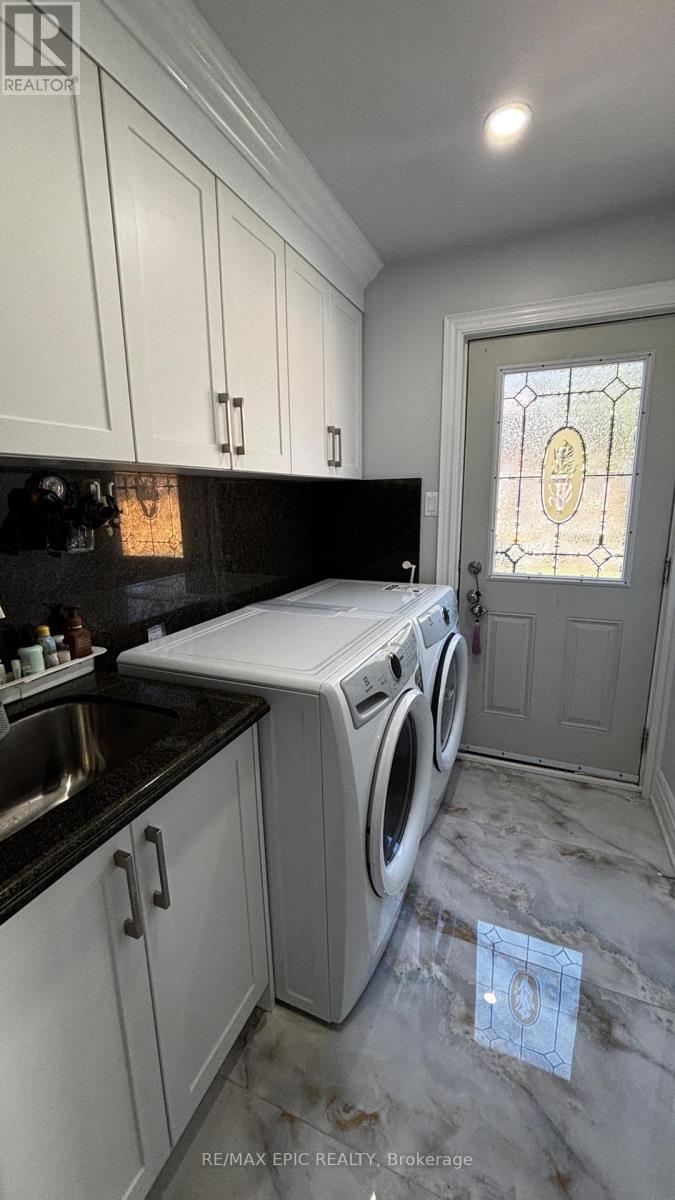 24 Pipers Green Avenue, Toronto, Ontario  M1S 3J8 - Photo 19 - E13870128