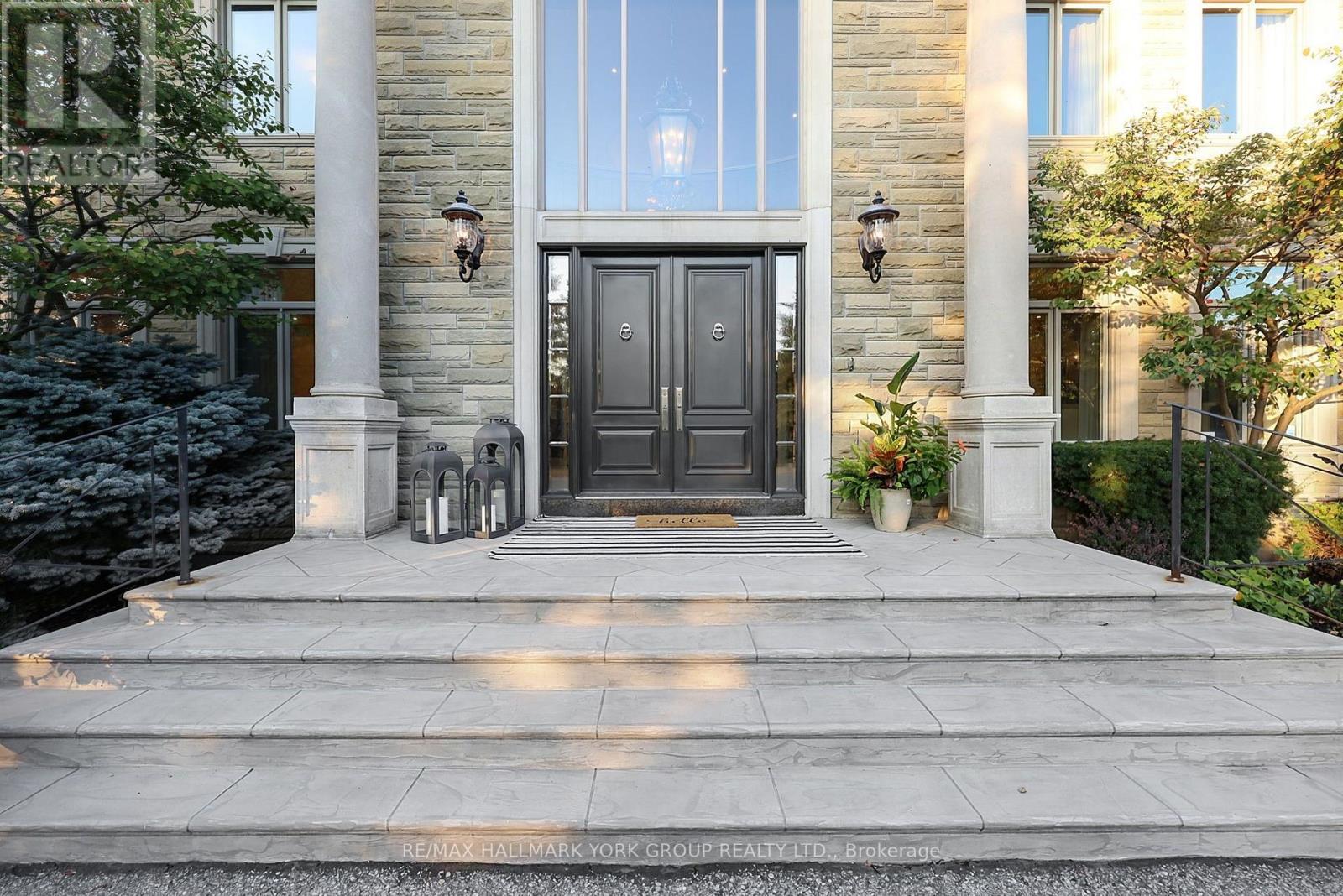 106 Abbruzze Court, Vaughan, Ontario  L3L 0A9 - Photo 5 - N13870112