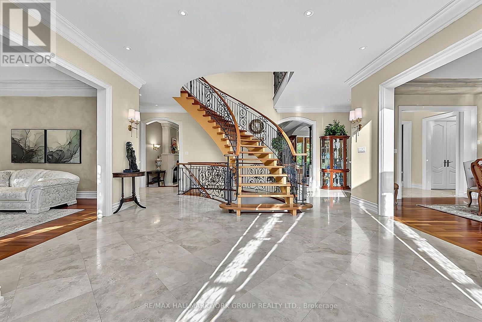 106 Abbruzze Court, Vaughan, Ontario  L3L 0A9 - Photo 6 - N13870112