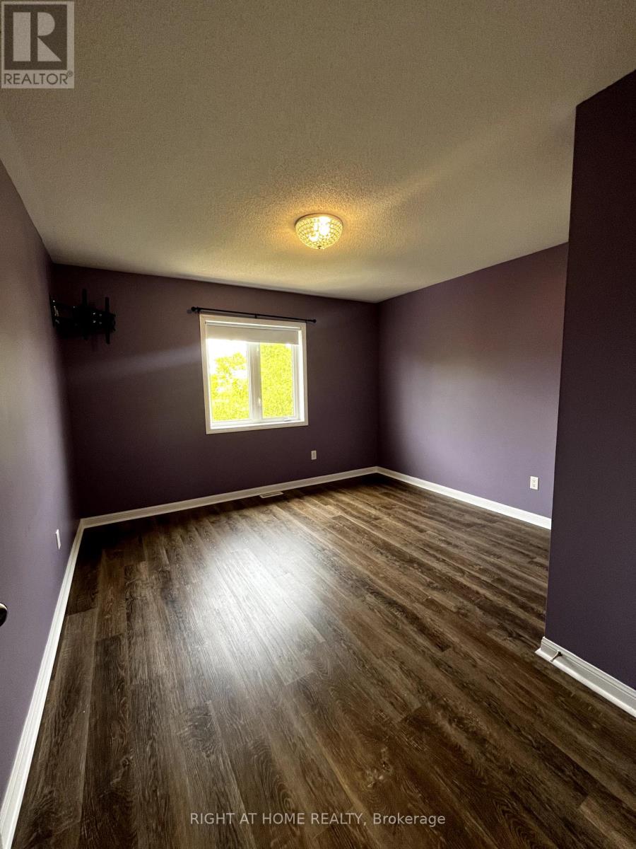 Unit 1 - 116 Maplewood Drive, Essa (Angus), Ontario  L0M 1B4 - Photo 11 - N13870132
