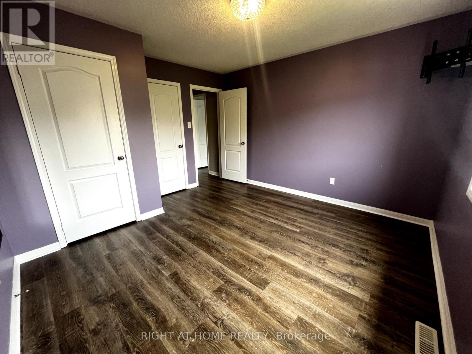 Unit 1 - 116 Maplewood Drive, Essa (Angus), Ontario  L0M 1B4 - Photo 12 - N13870132
