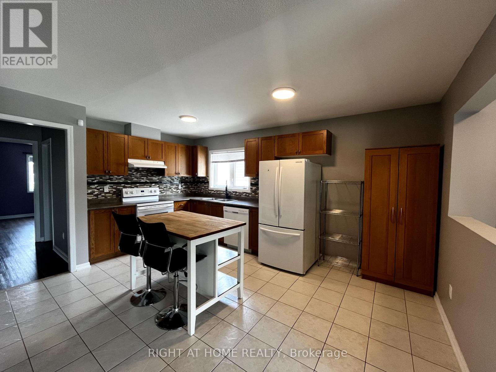 Unit 1 - 116 Maplewood Drive, Essa (Angus), Ontario  L0M 1B4 - Photo 14 - N13870132