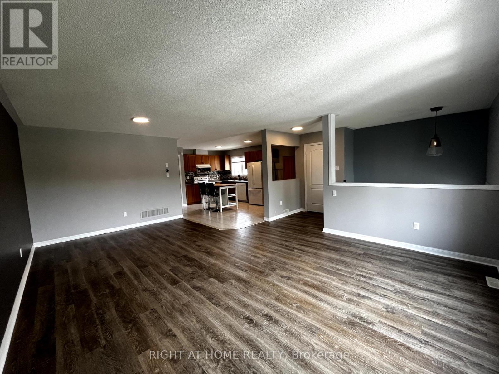 Unit 1 - 116 Maplewood Drive, Essa (Angus), Ontario  L0M 1B4 - Photo 15 - N13870132