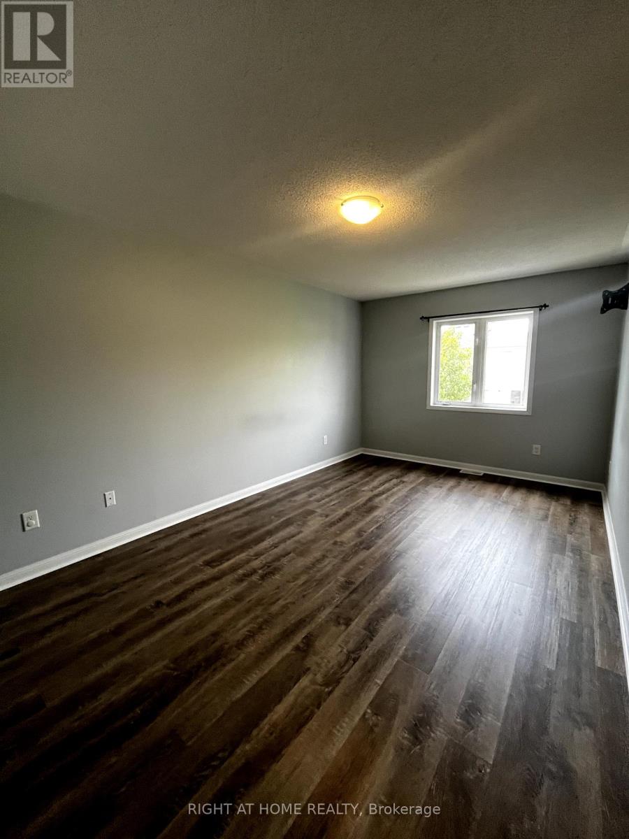 Unit 1 - 116 Maplewood Drive, Essa (Angus), Ontario  L0M 1B4 - Photo 5 - N13870132
