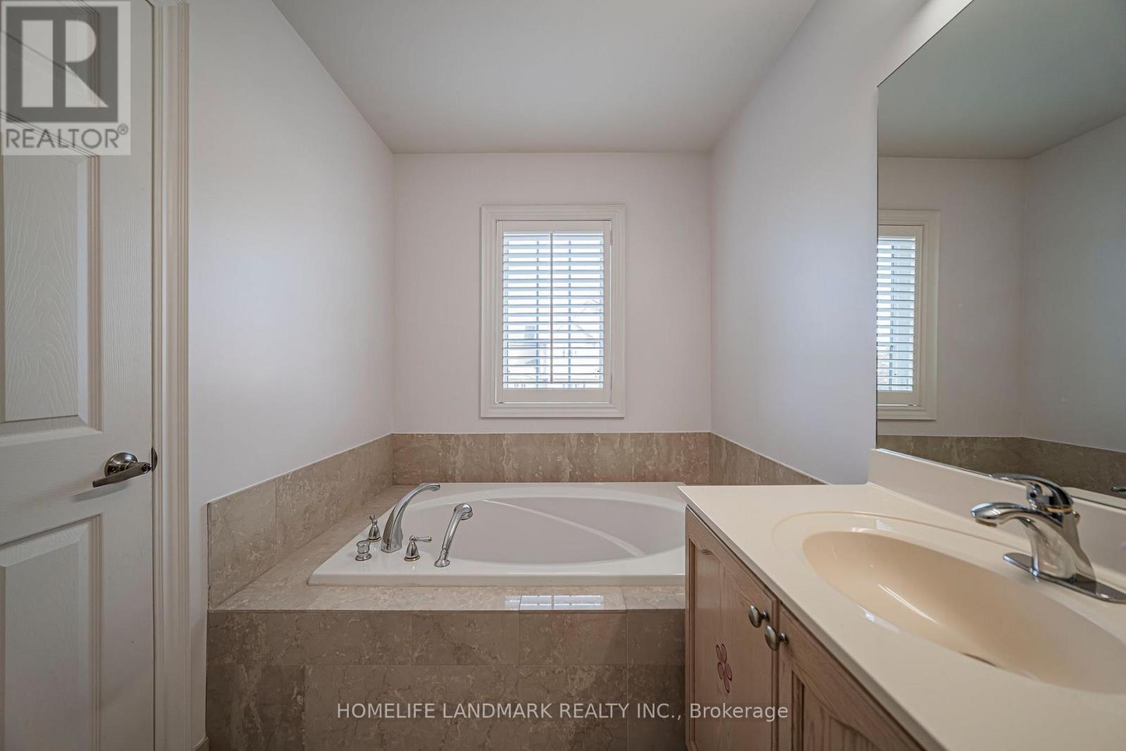 4 Legends Way, Markham, Ontario  L3R 6B2 - Photo 36 - N13870146