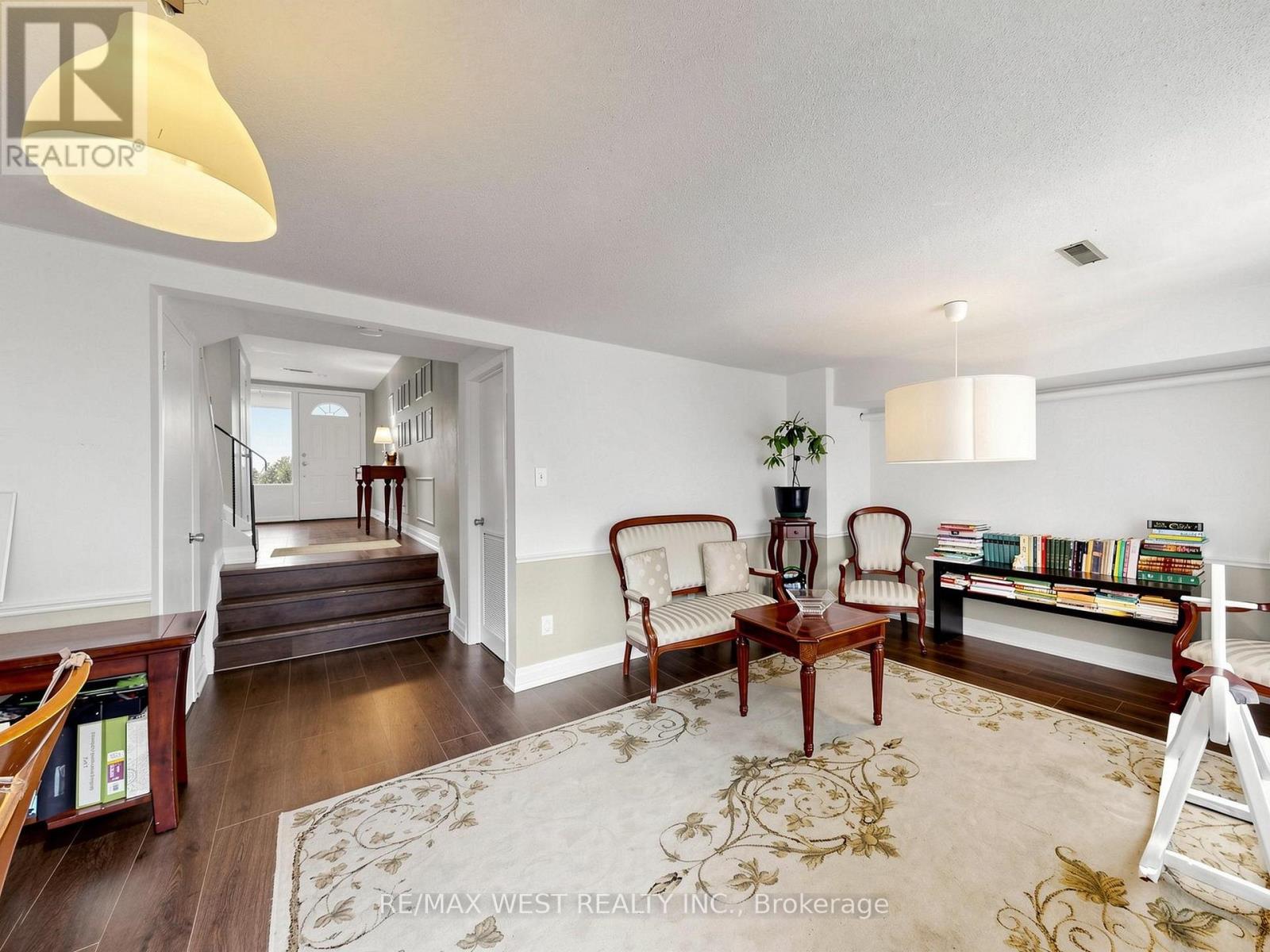 44 - 121 Poplar Crescent, Aurora, Ontario  L4G 3M4 - Photo 4 - N13870164
