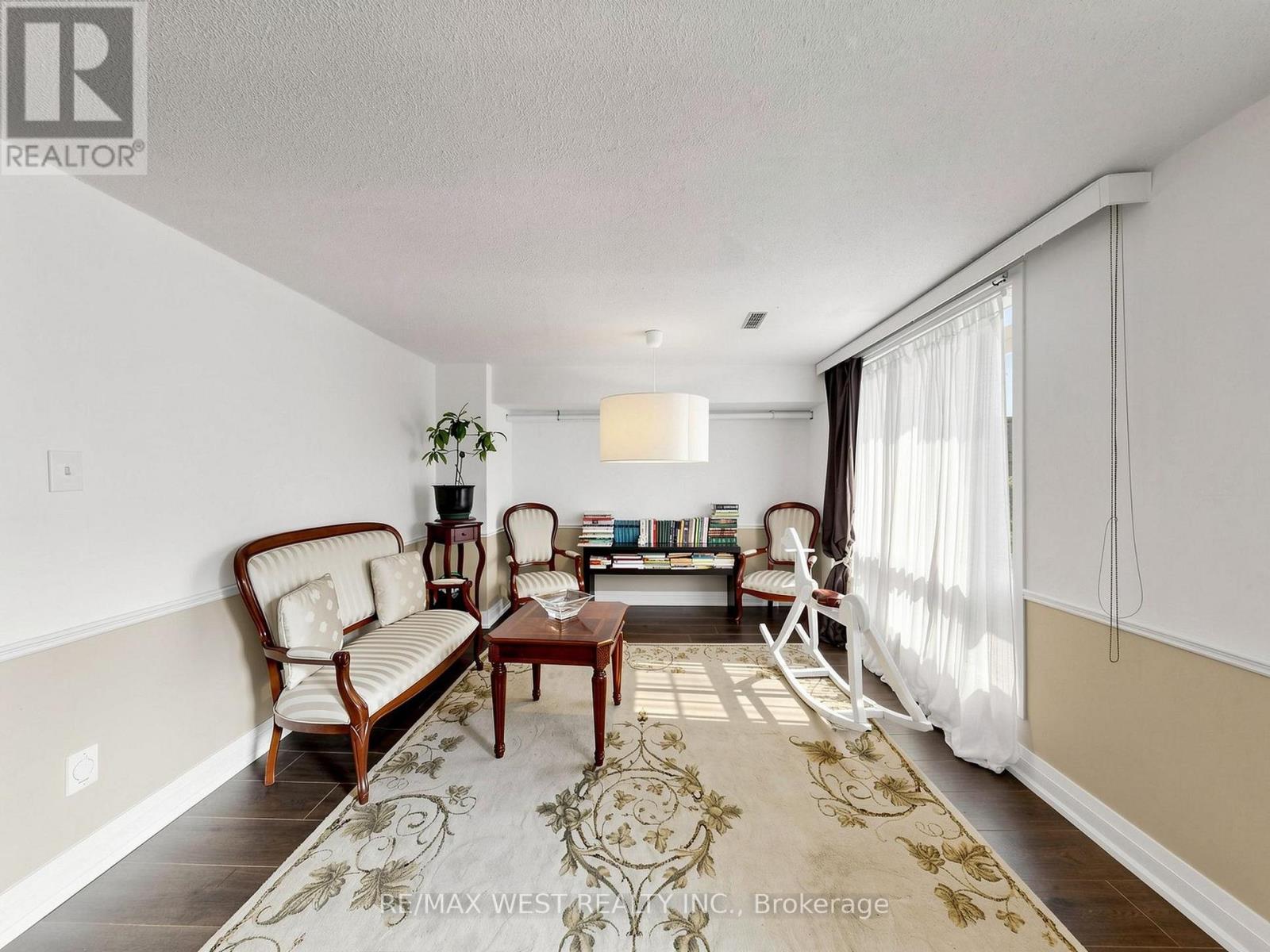 44 - 121 Poplar Crescent, Aurora, Ontario  L4G 3M4 - Photo 6 - N13870164