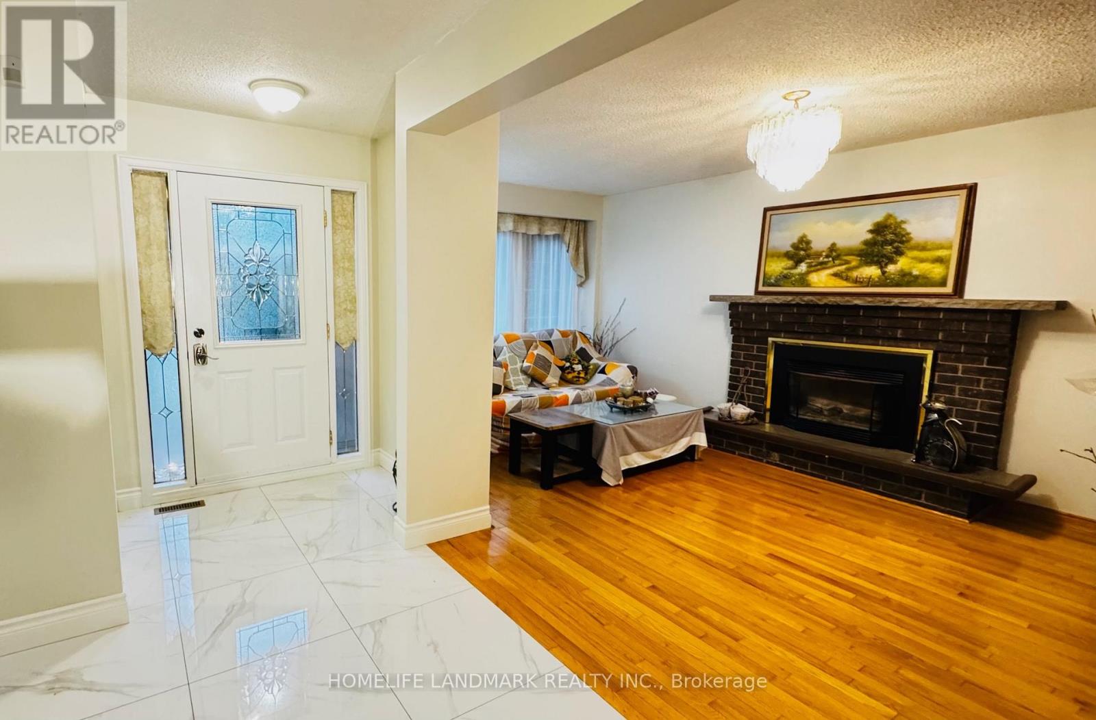 209 Willowbrook Road, Markham, Ontario  L3T 5L7 - Photo 2 - N13870246