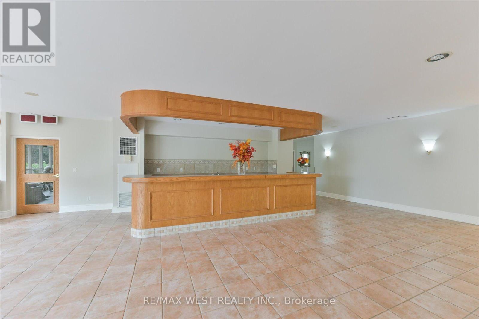 319 - 7373 Martin Grove Road, Vaughan, Ontario  L4L 9K1 - Photo 6 - N13862748