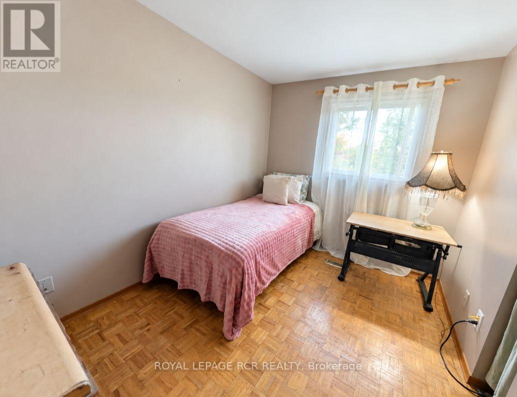 26 Graymar Road, Brampton, Ontario  L6S 1Z8 - Photo 7 - W13870104