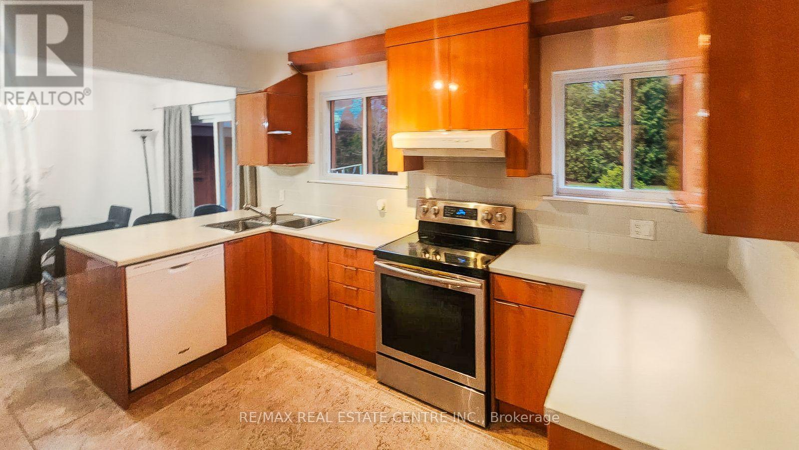 66 Theodore Drive, Mississauga, Ontario  L5M 1E4 - Photo 22 - W13870122