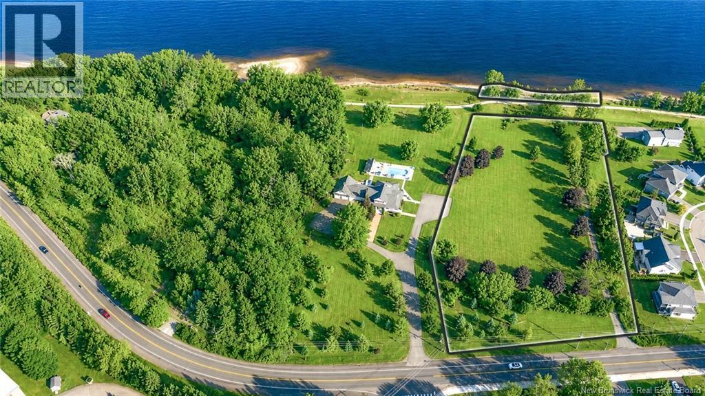 1337 Woodstock Road, Fredericton, New Brunswick  E3B 7R9 - Photo 1 - NB149206