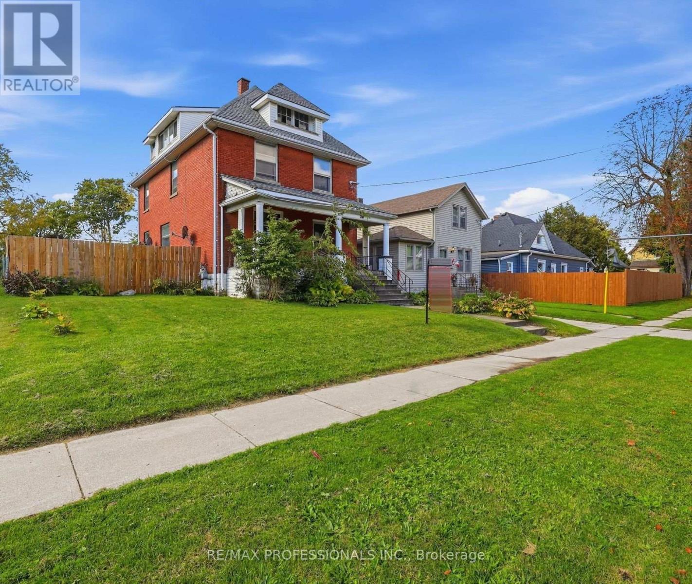 26 Arthur Avenue, St. Thomas, Ontario  N5P 3L2 - Photo 1 - X13870232