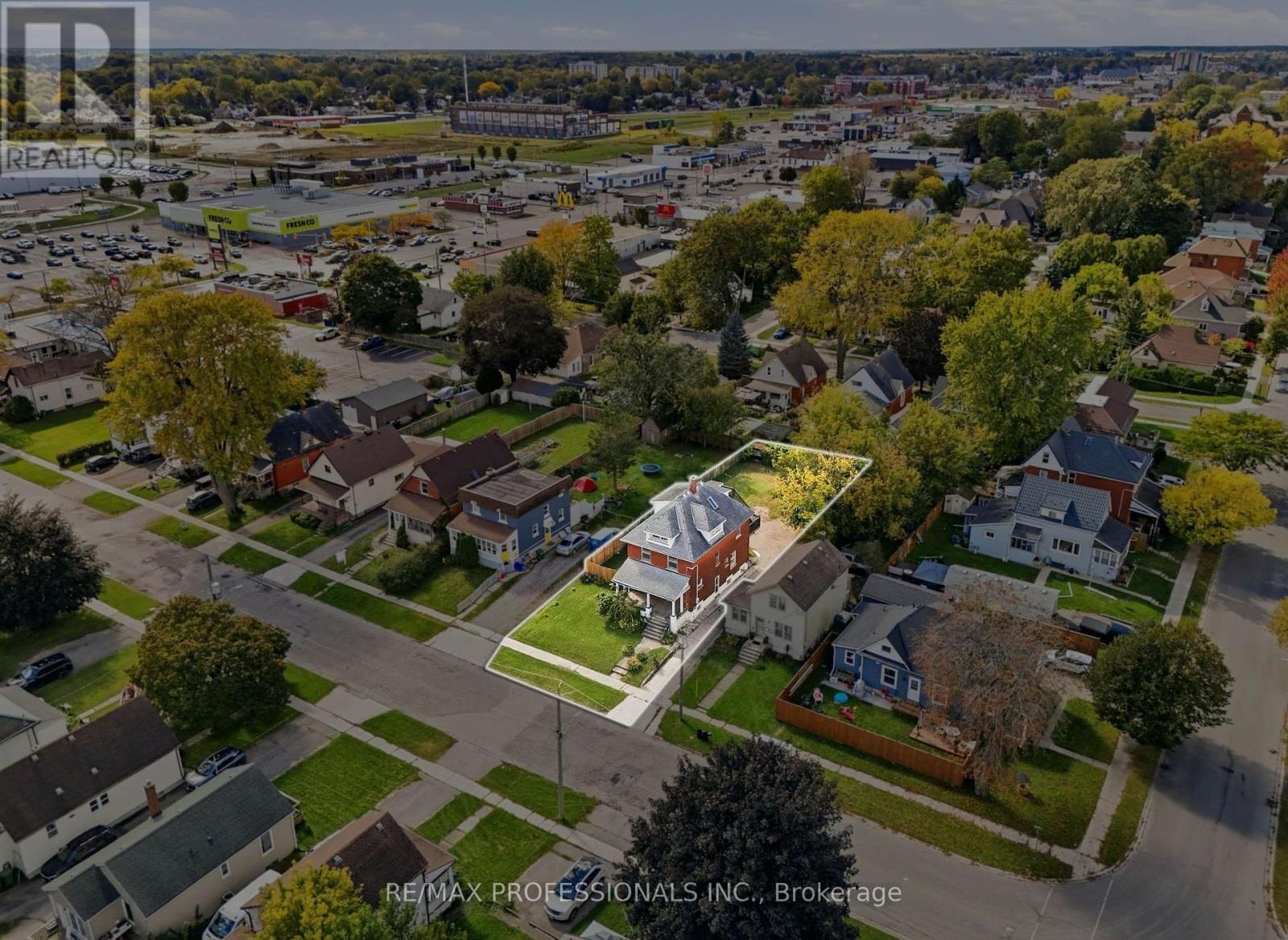 26 Arthur Avenue, St. Thomas, Ontario  N5P 3L2 - Photo 3 - X13870232