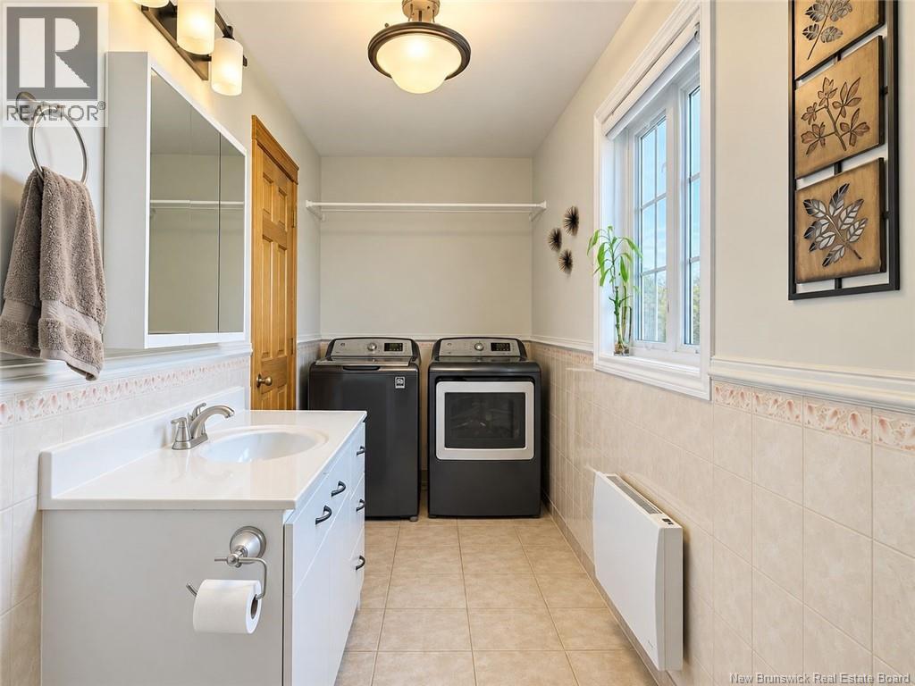 7739 Du Havres Street, Bas-Caraquet, New Brunswick  E1W 5W9 - Photo 31 - NB149069