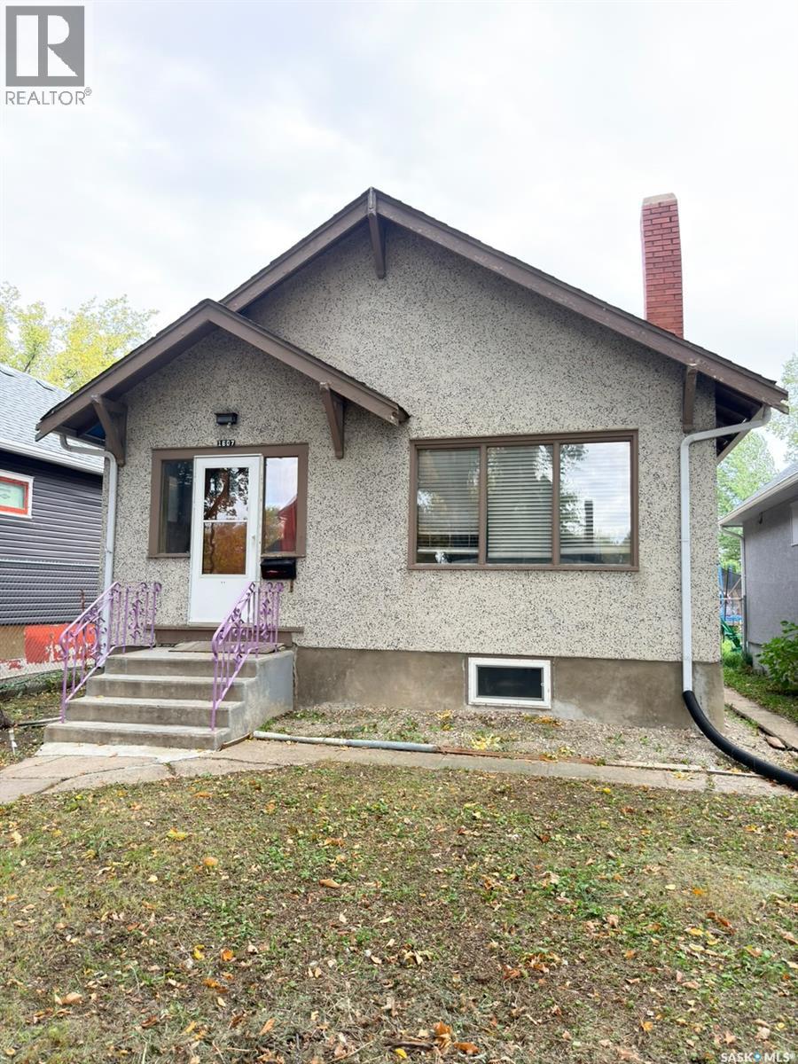 1607 Athol Street, Regina, Saskatchewan  S4T 3E2 - Photo 1 - SK050563