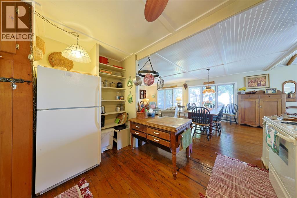 9906 Lake Road, Lambton Shores, Ontario  N0N 1J1 - Photo 5 - 26022886