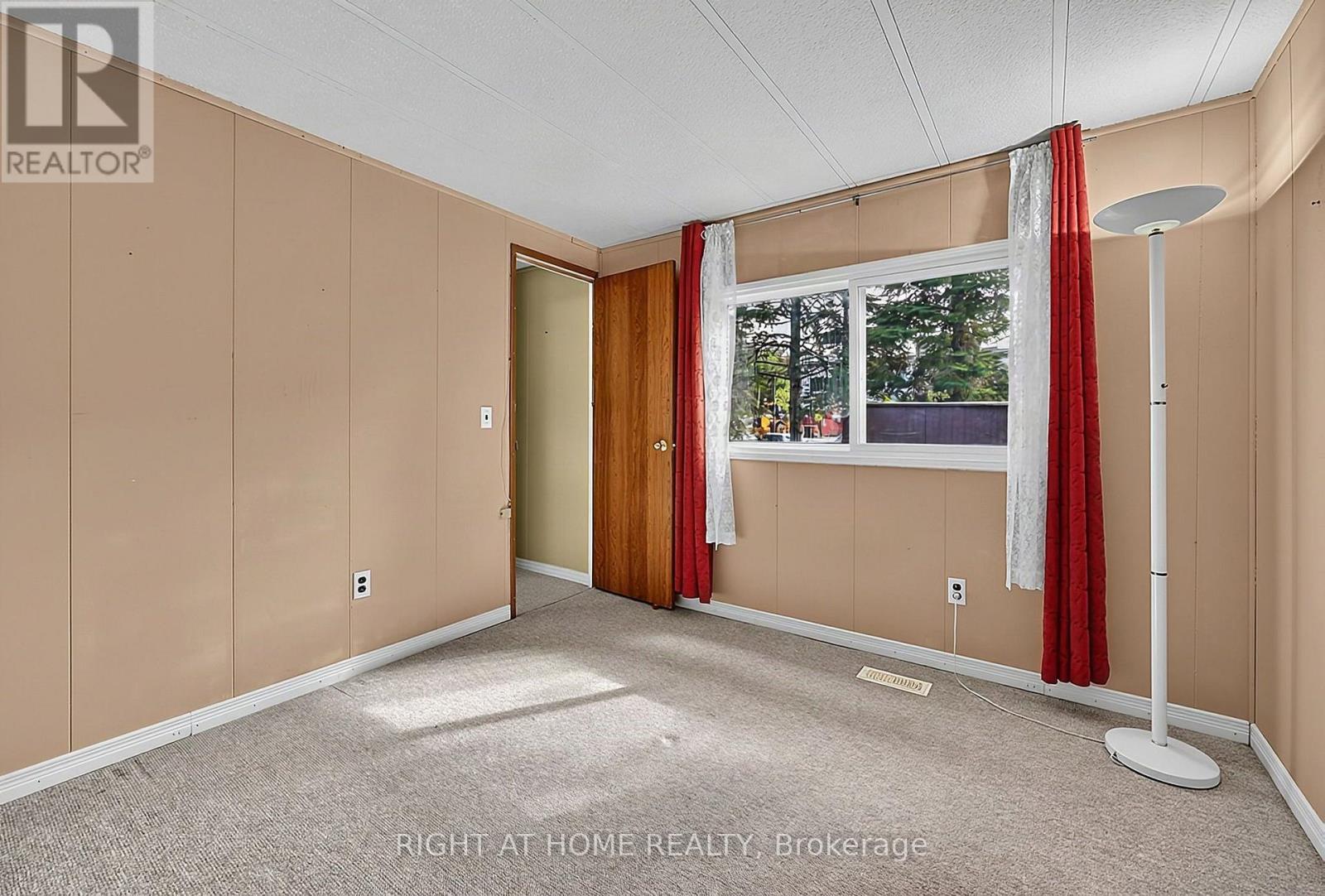 1 Georgian Glen Drive, Wasaga Beach, Ontario  L9Z 1K7 - Photo 13 - S13870266