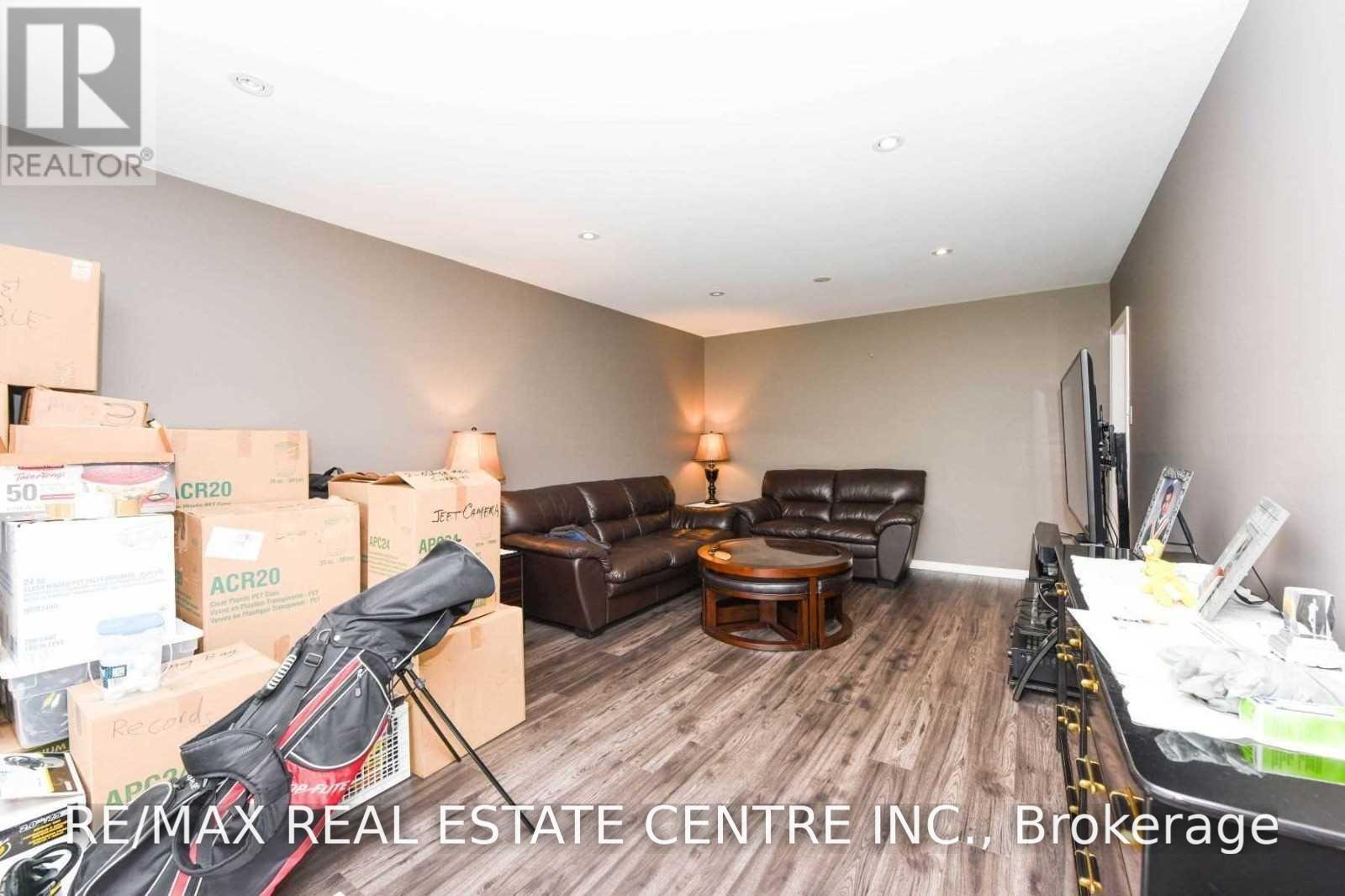 Upper - 19 Alderbury Crescent, Brampton, Ontario  L6T 1P5 - Photo 3 - W13870274