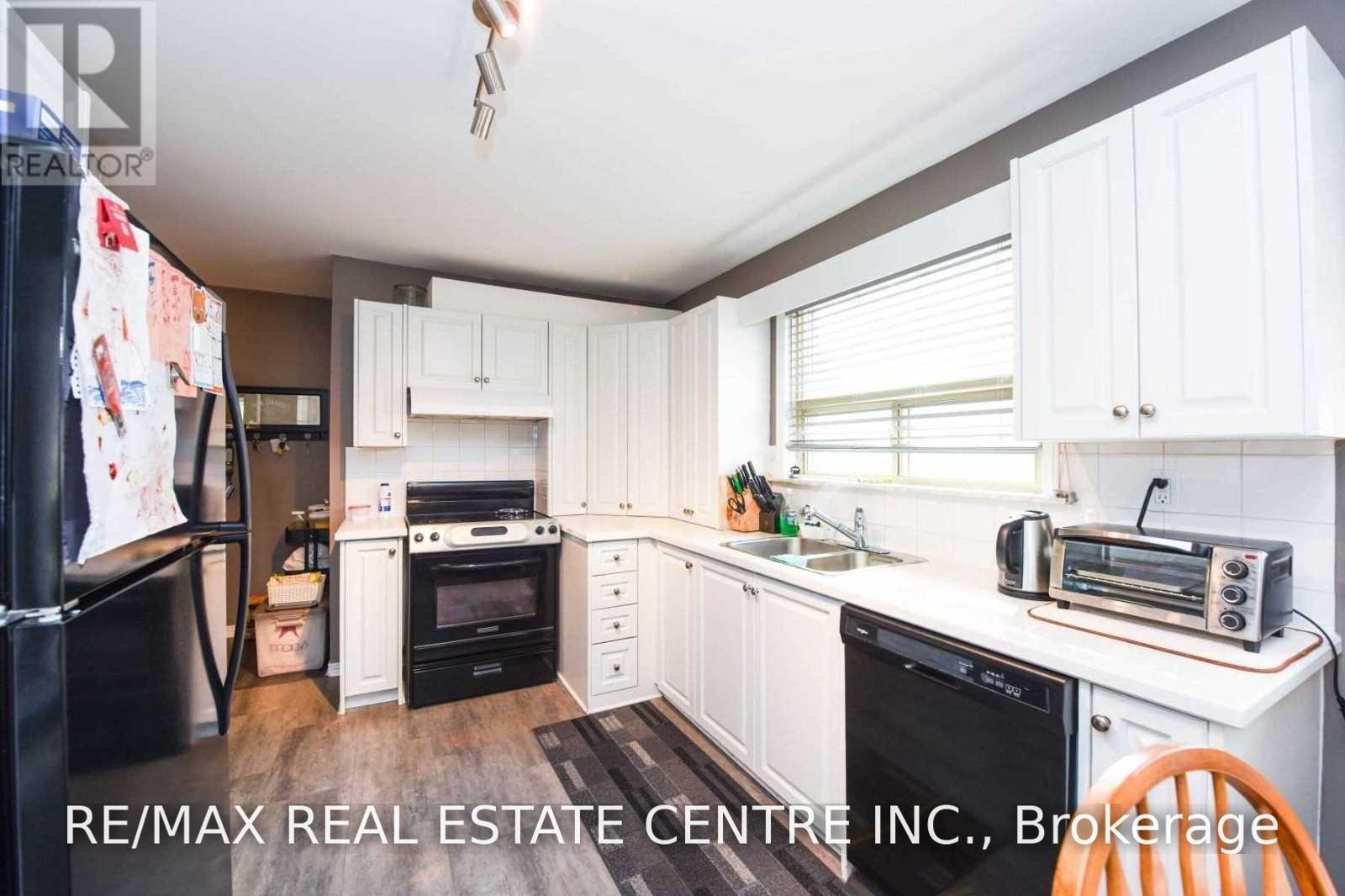 Upper - 19 Alderbury Crescent, Brampton, Ontario  L6T 1P5 - Photo 5 - W13870274
