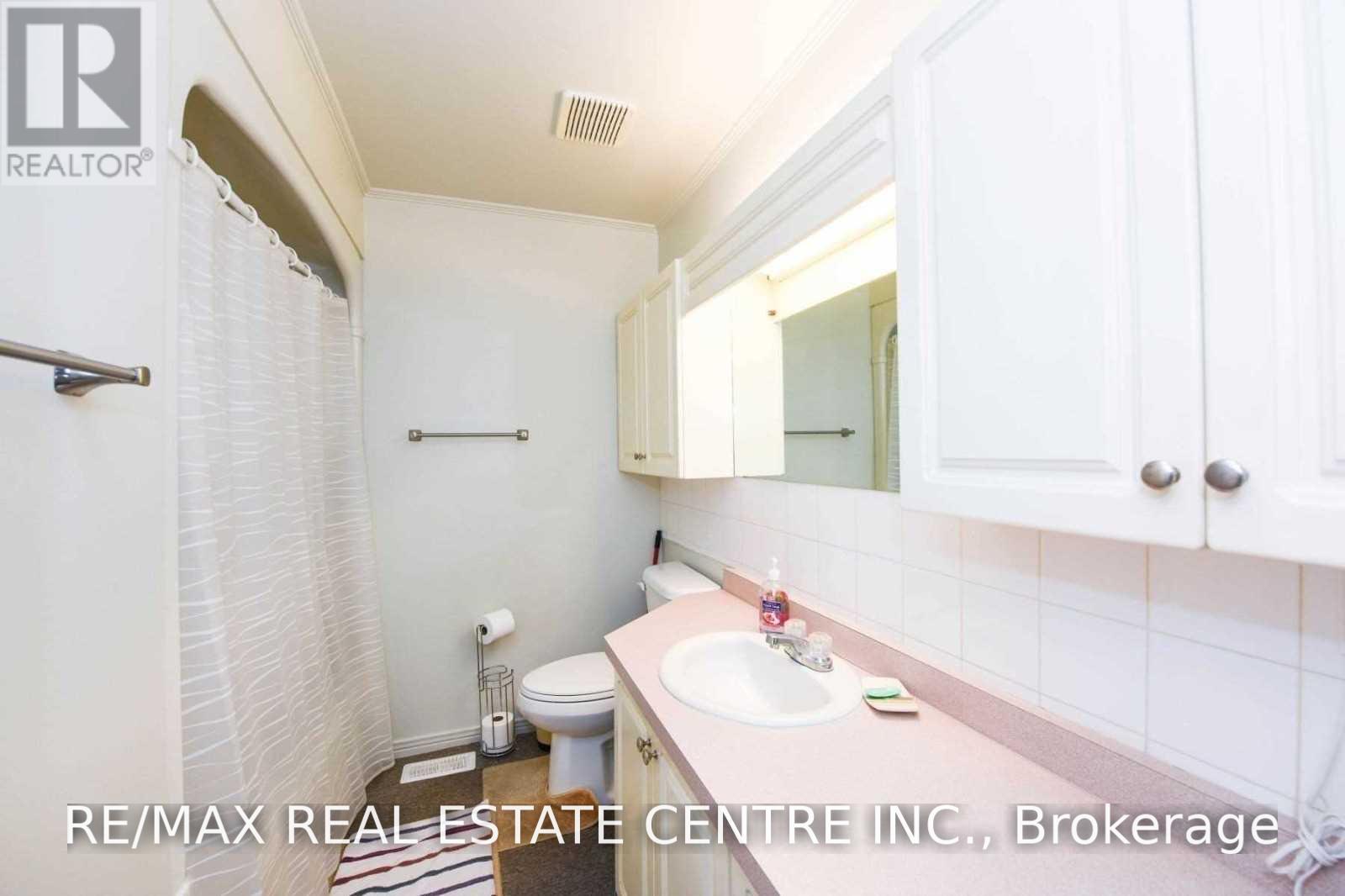 Upper - 19 Alderbury Crescent, Brampton, Ontario  L6T 1P5 - Photo 7 - W13870274