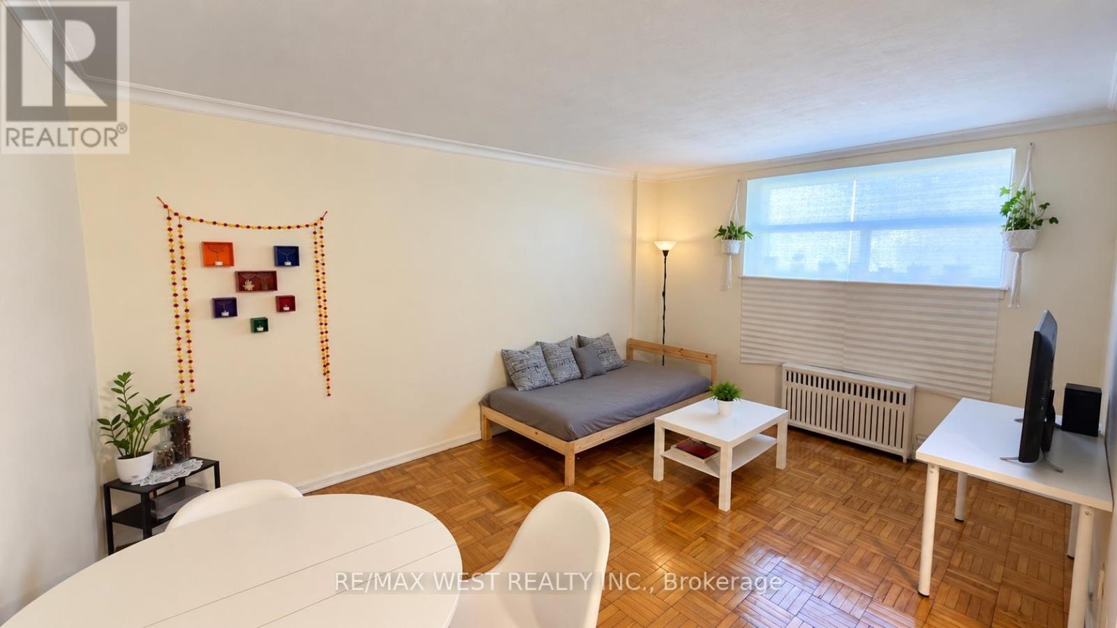 29 - 10 CROWN HILL PLACE