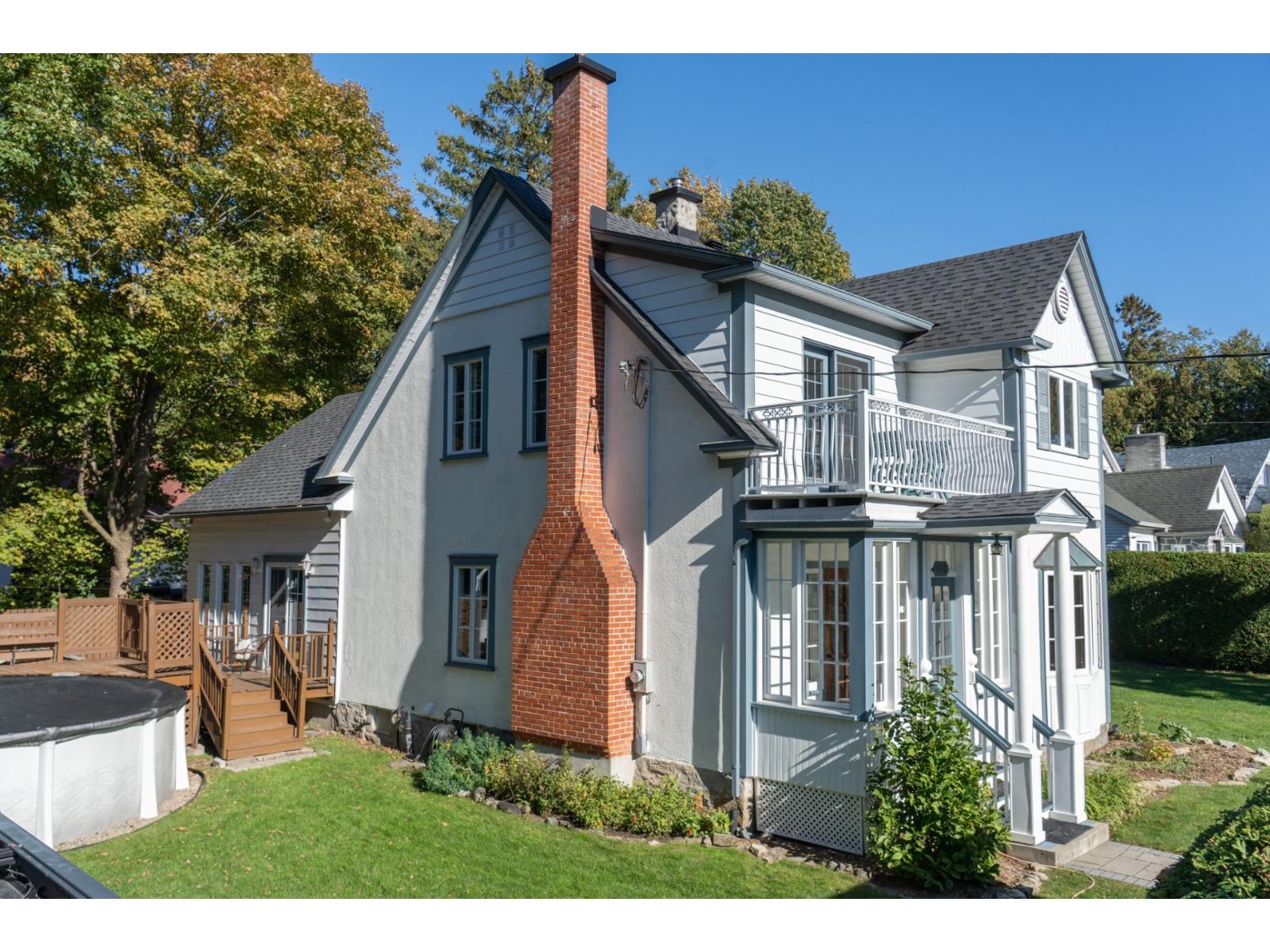 170 Ch. du Tour Laval (Sainte-Dorothée) Quebec Canada H7Y1G9 4