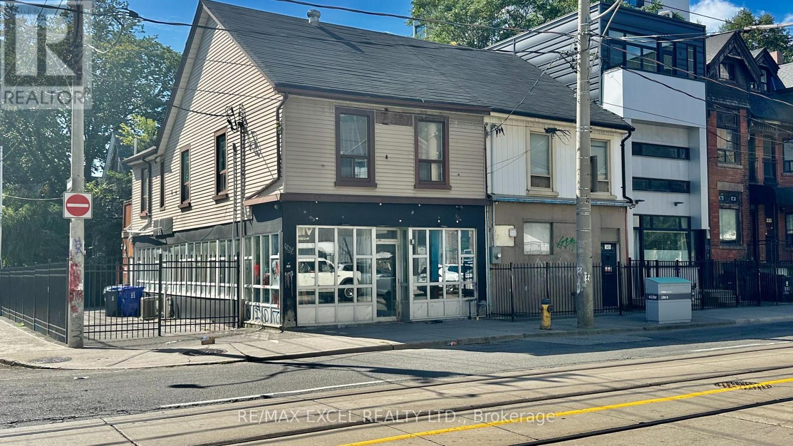 345 DUNDAS STREET E, Toronto, Ontario
