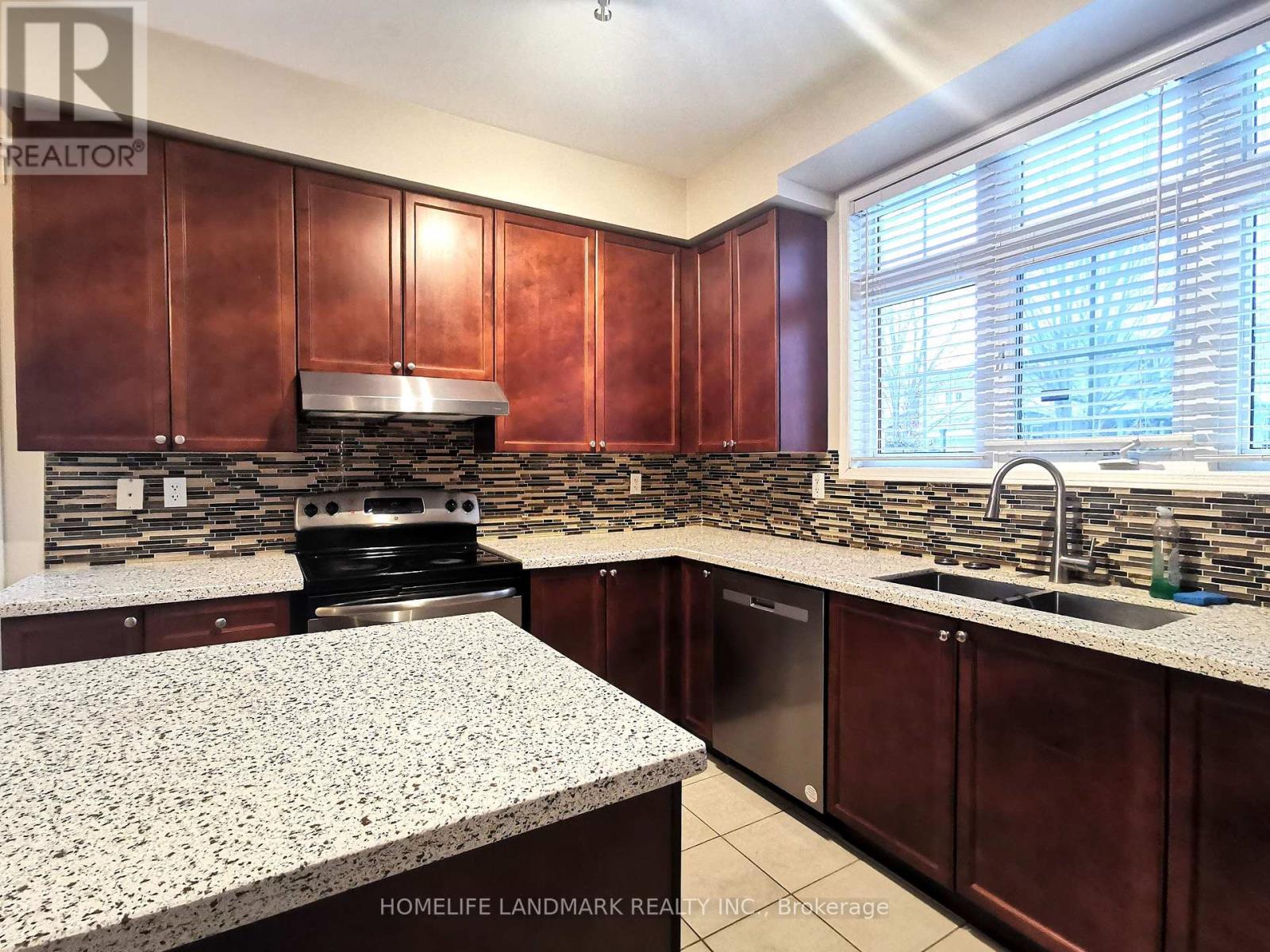 631 Fred Mclaren Boulevard, Markham (Wismer), Ontario  L6E 1N4 - Photo 5 - N13870326