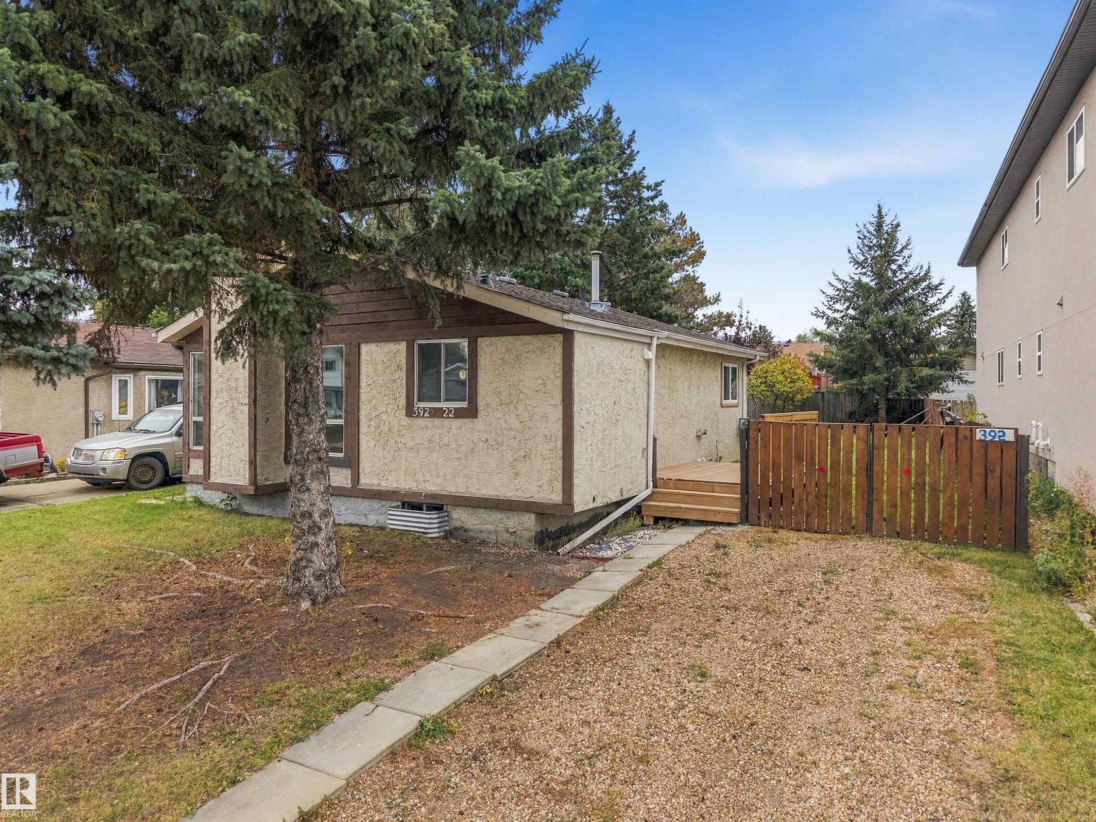 3927 22 AV NW