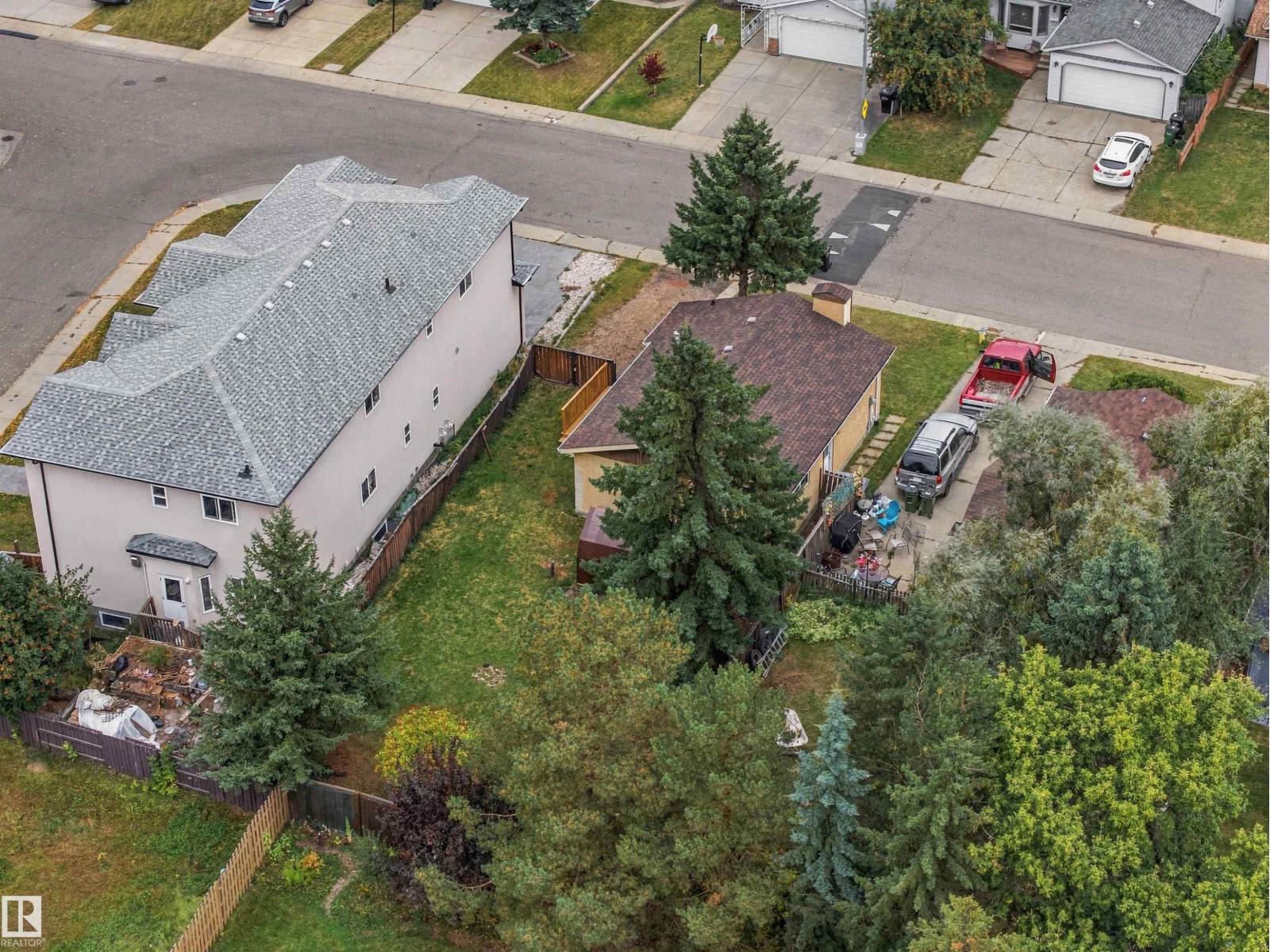 3927 22 AV NW