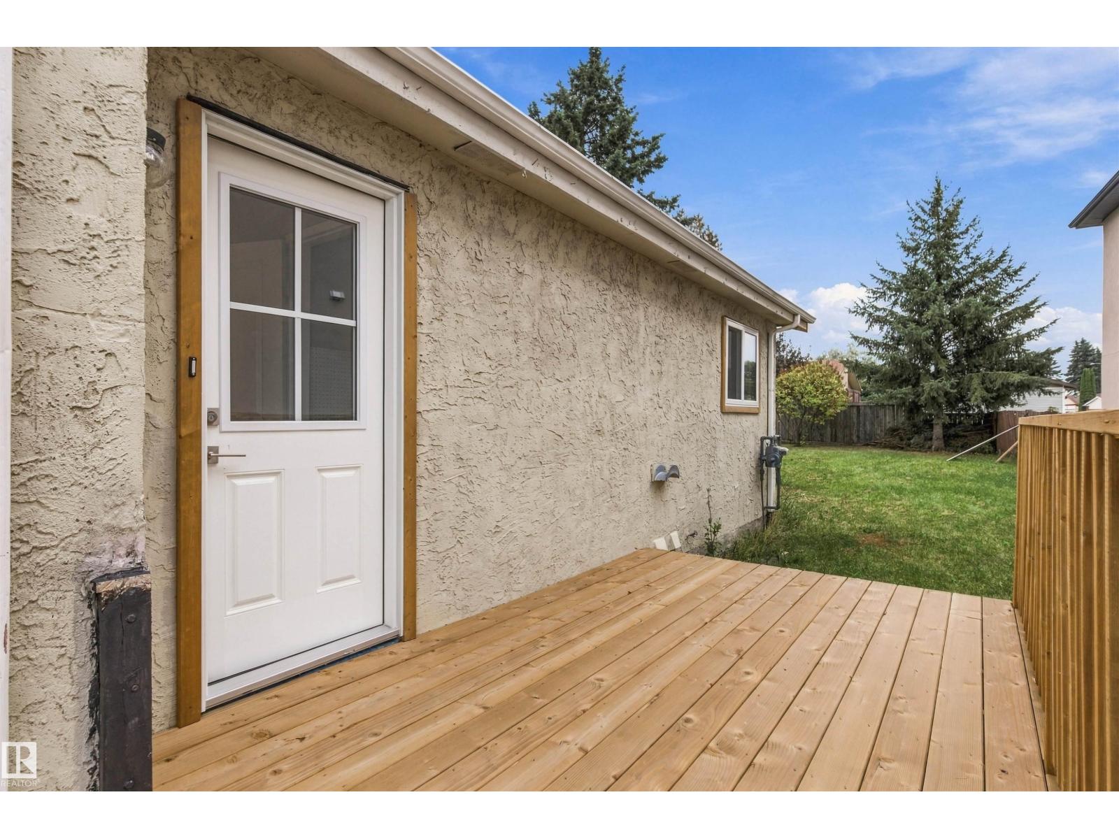 3927 22 AV NW