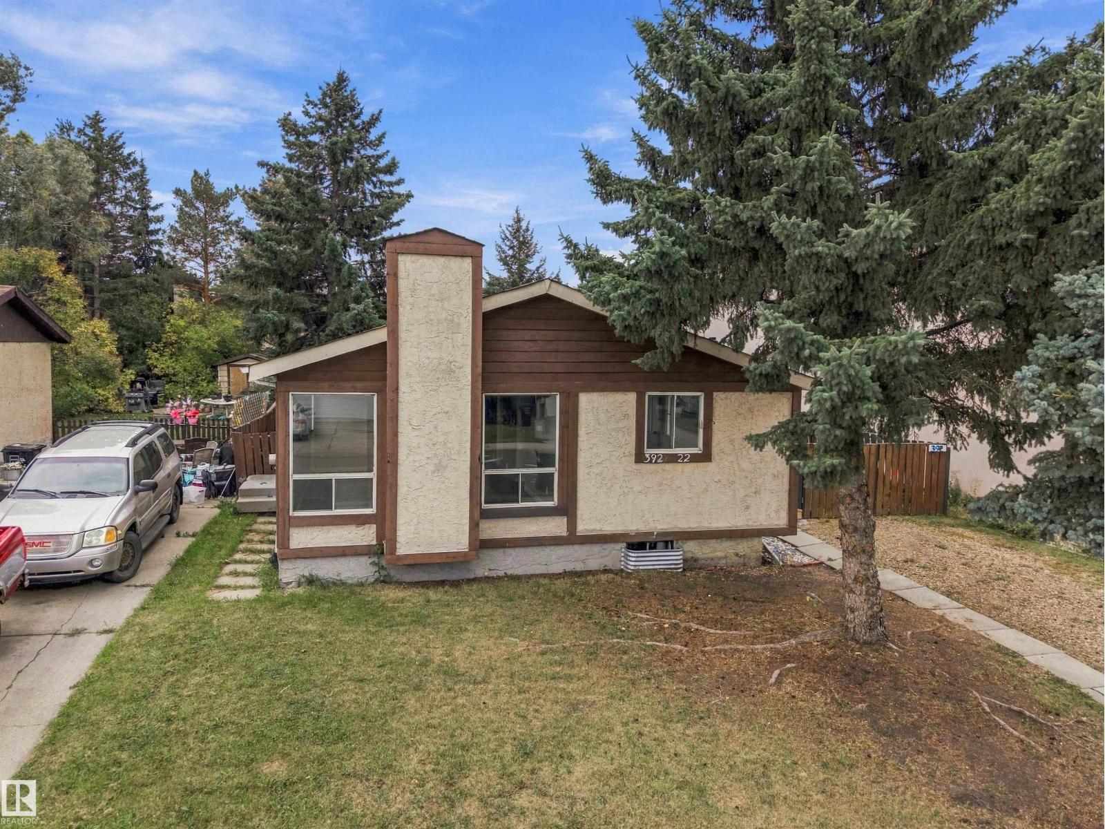 3927 22 AV NW