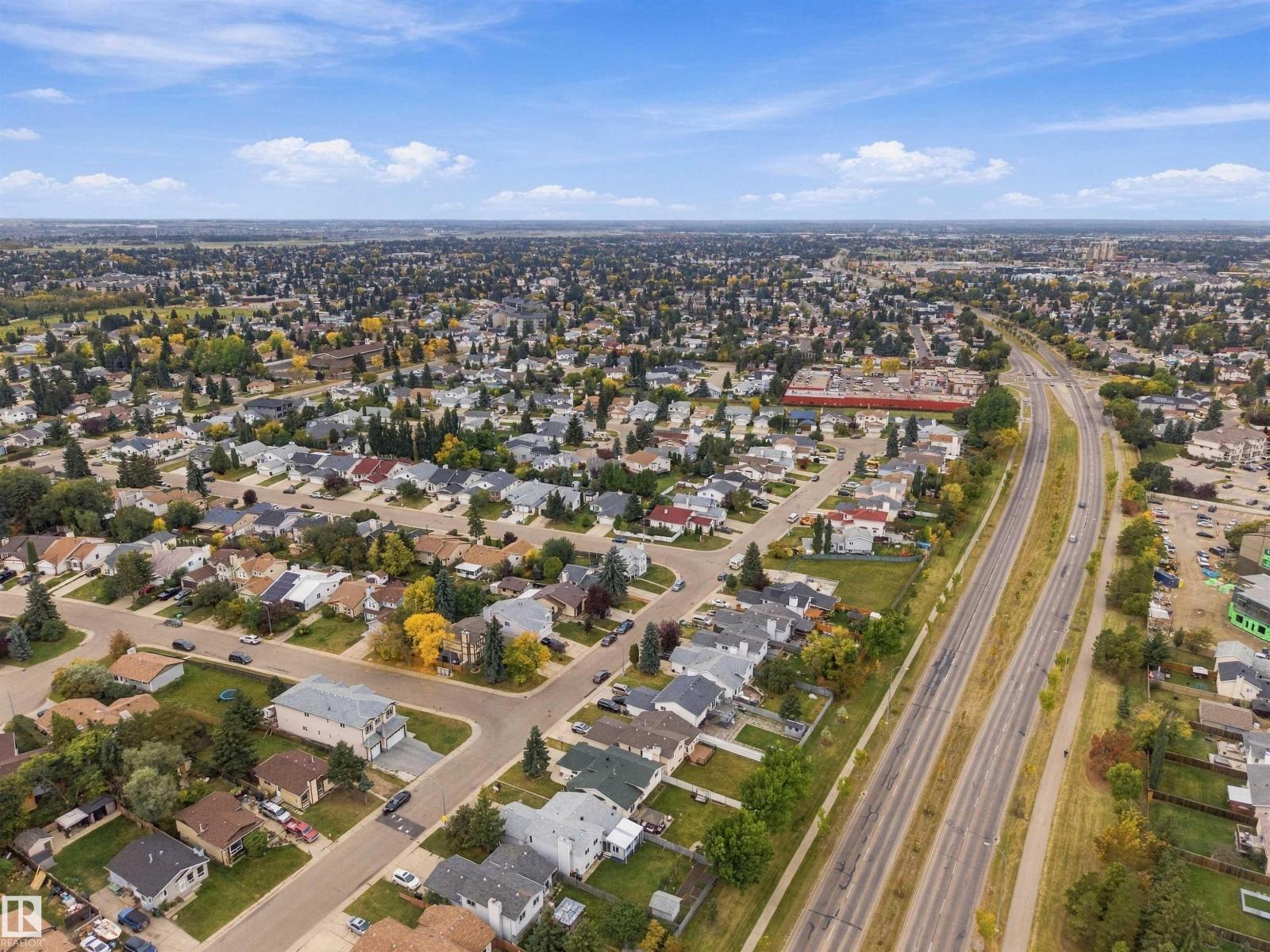 3927 22 AV NW