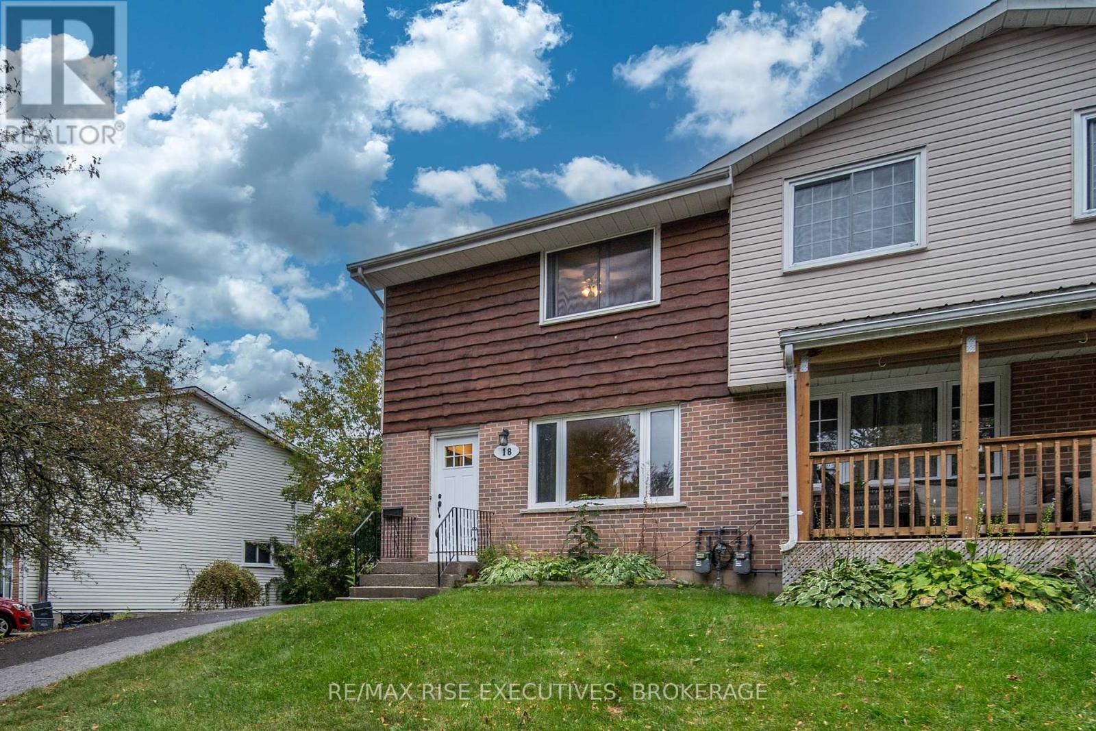 18 Carriage Court Avenue, Kingston, Ontario K7K 5X2 - Photo 4 - X13870360