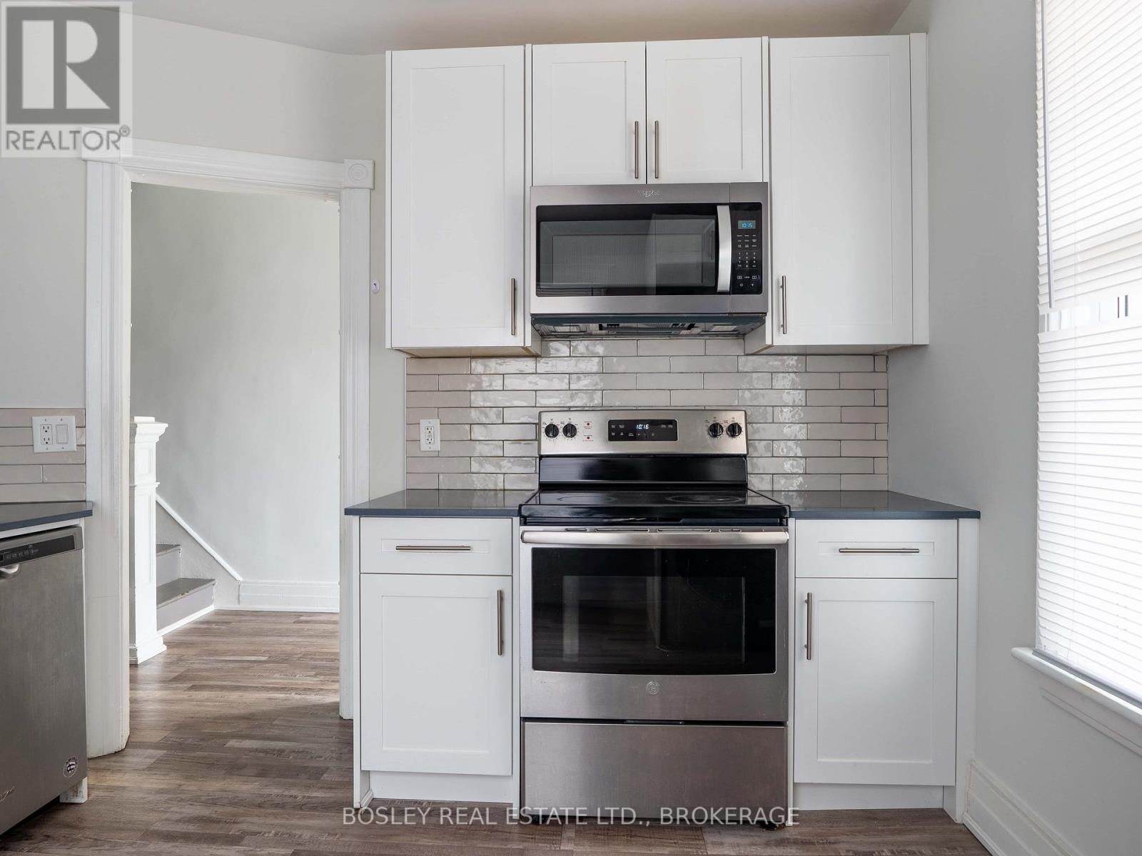 5 Herrick Avenue, St. Catharines, Ontario  L2P 2S7 - Photo 4 - X13870400