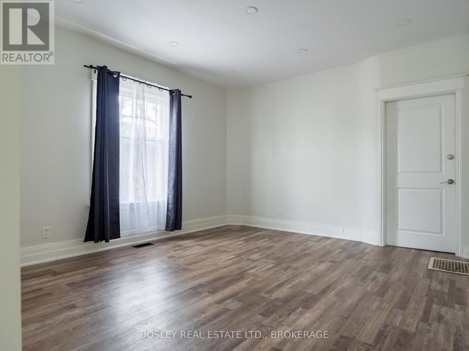 5 Herrick Avenue, St. Catharines, Ontario  L2P 2S7 - Photo 6 - X13870400