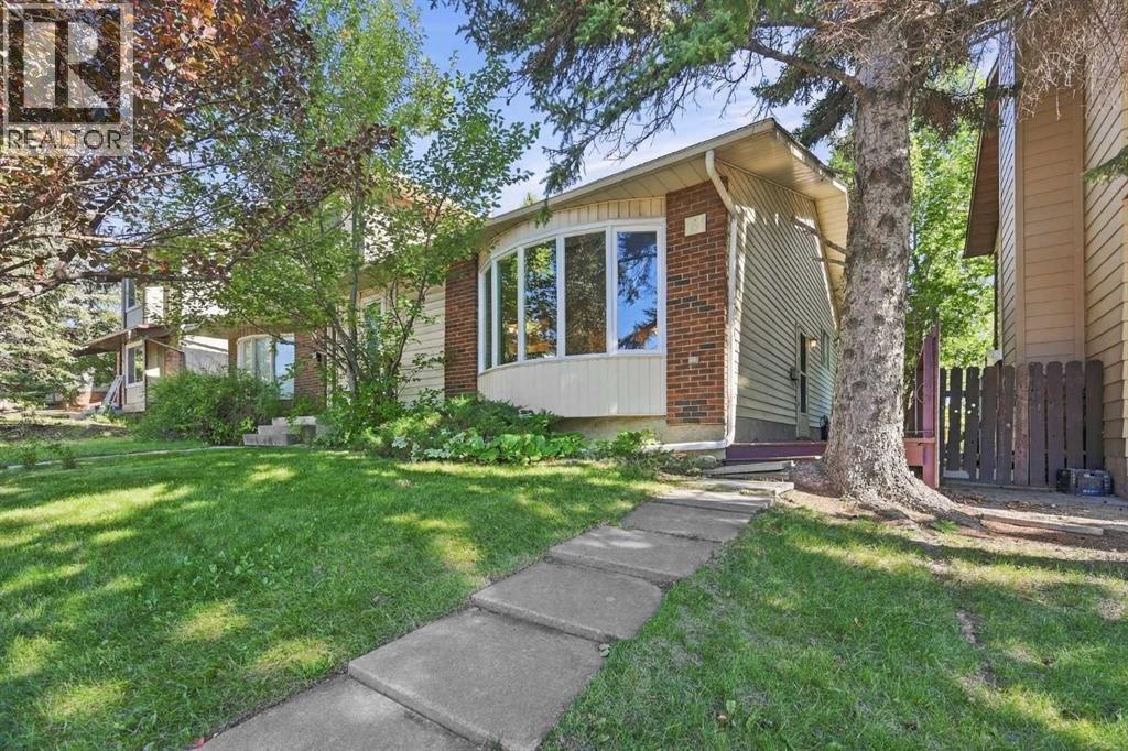 14 Dalhousie Crescent NW, Calgary, Alberta