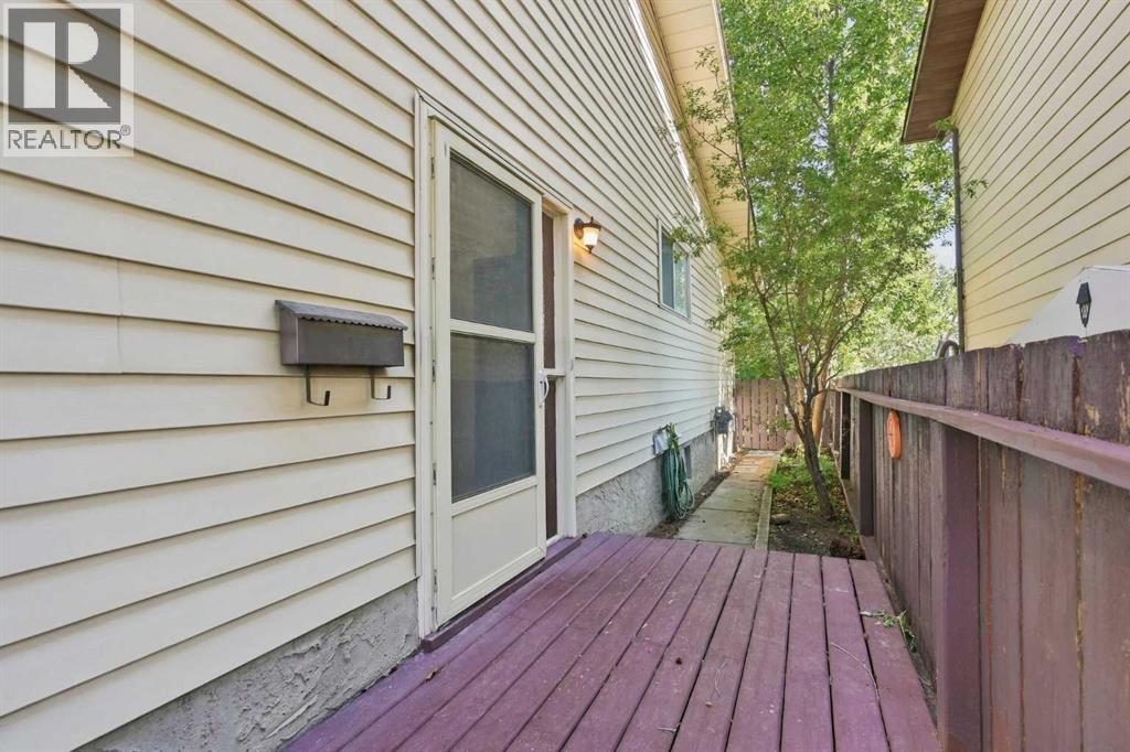14 Dalhousie Crescent NW, Calgary, Alberta  T3A 2H8 - Photo 2 - A2335387