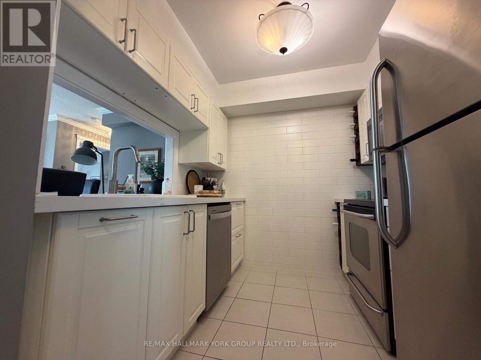 912 - 1200 The Elsplanade Road N, Pickering, Ontario  L1V 6V3 - Photo 4 - E13870436