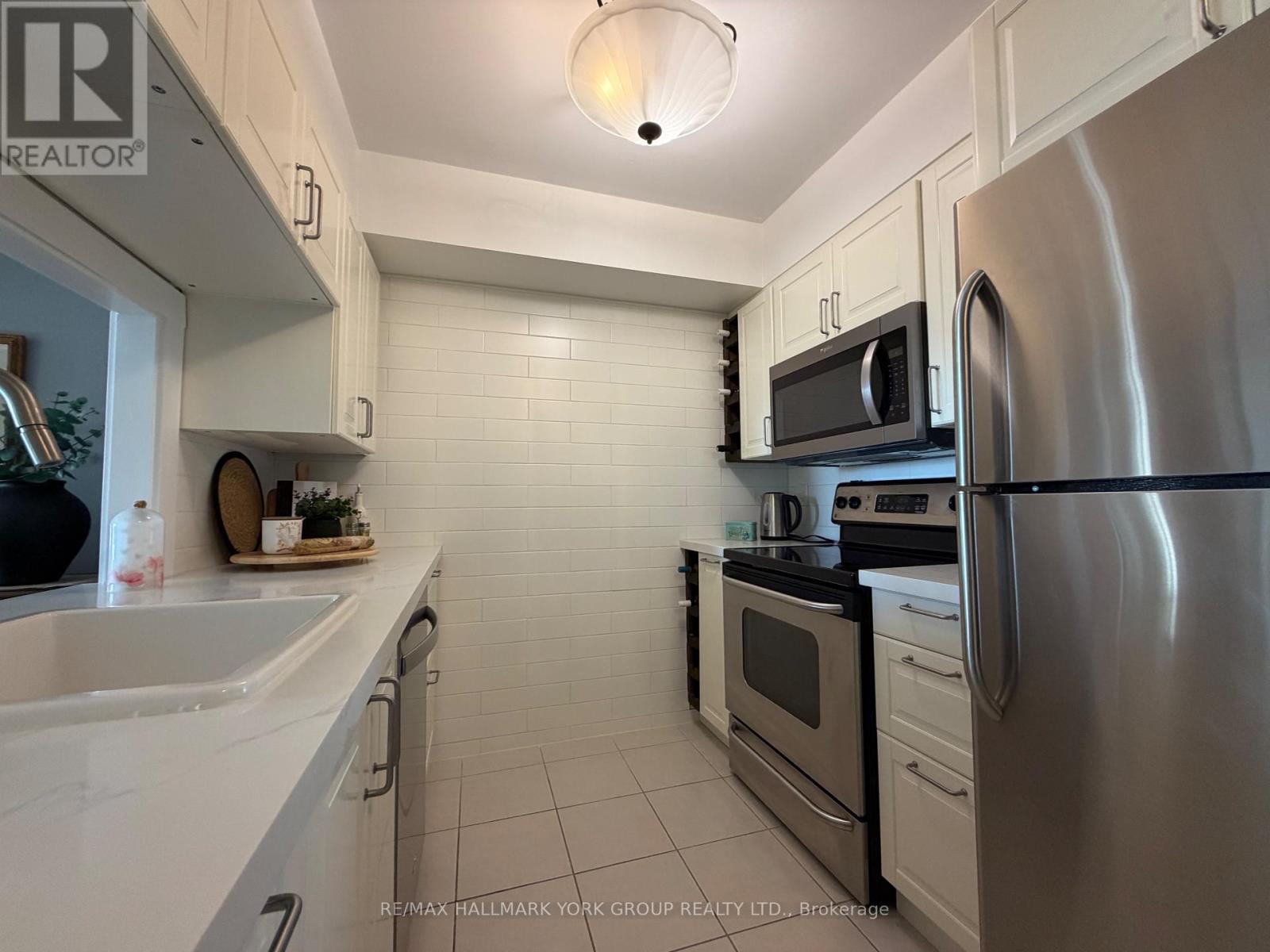 912 - 1200 The Elsplanade Road N, Pickering, Ontario  L1V 6V3 - Photo 5 - E13870436