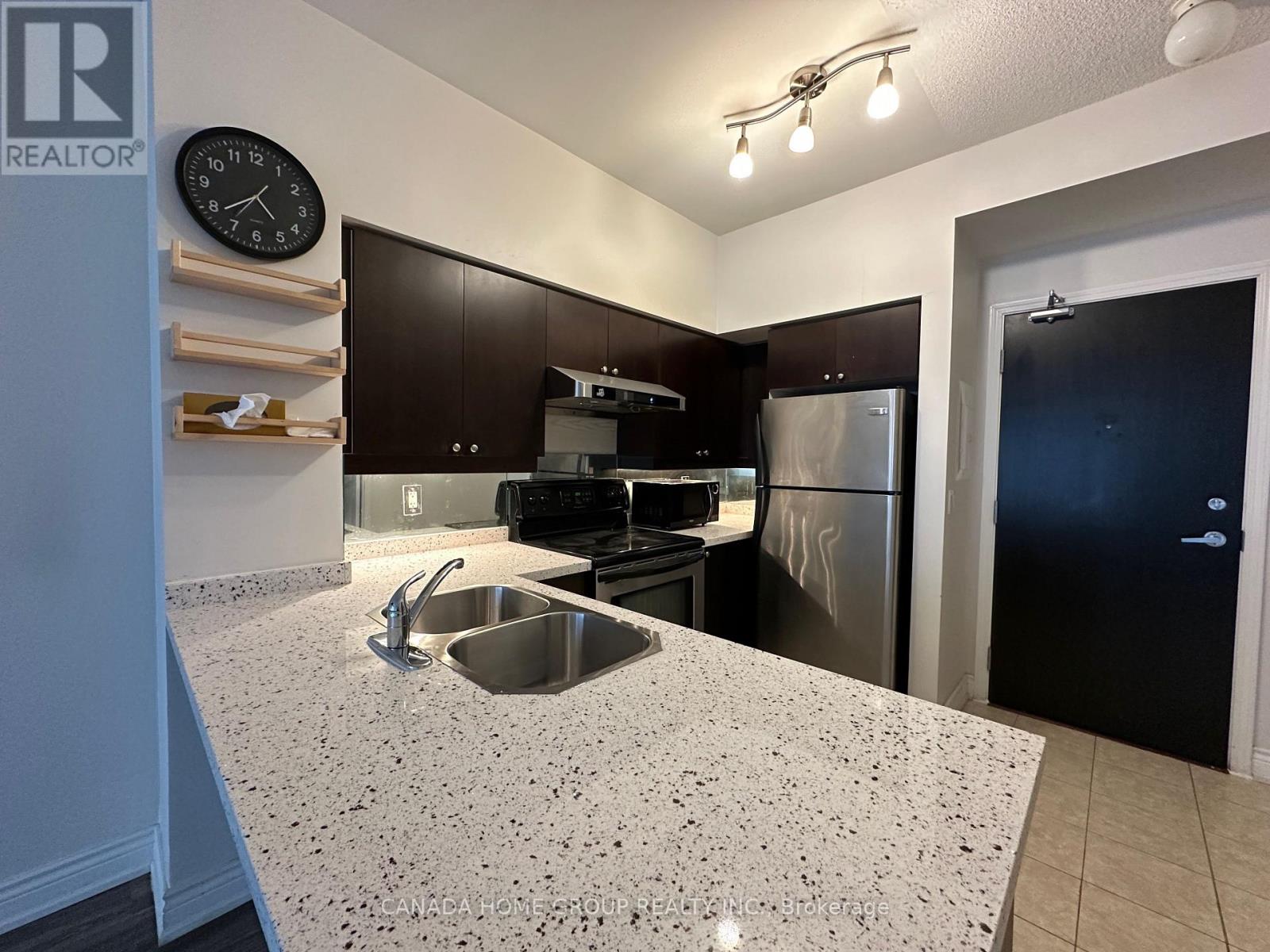 1705 - 388 Prince Of Wales Drive, Mississauga, Ontario  L5B 0A1 - Photo 11 - W13870338