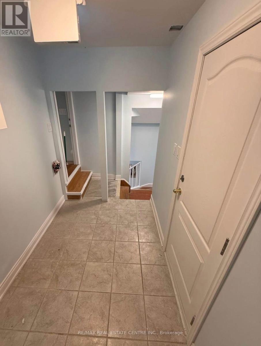 Bsmt - 66 Mistdale Crescent, Brampton, Ontario  L7A 1S1 - Photo 3 - W13870378