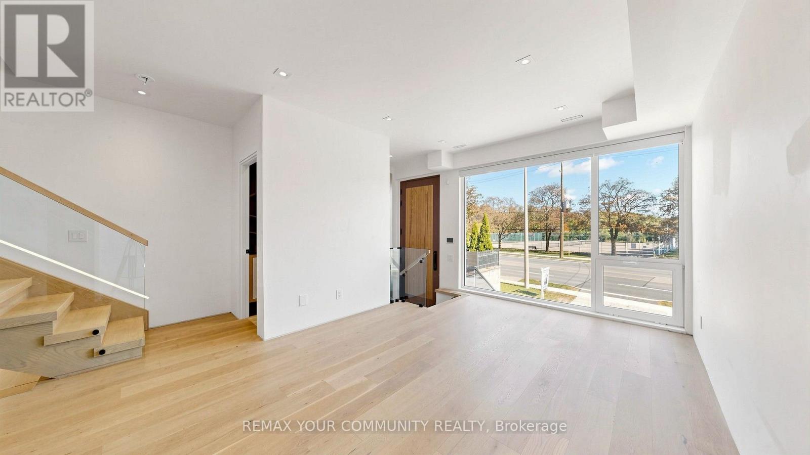 2970b Bayview Avenue, Toronto, Ontario  M2N 5K7 - Photo 2 - C13849176