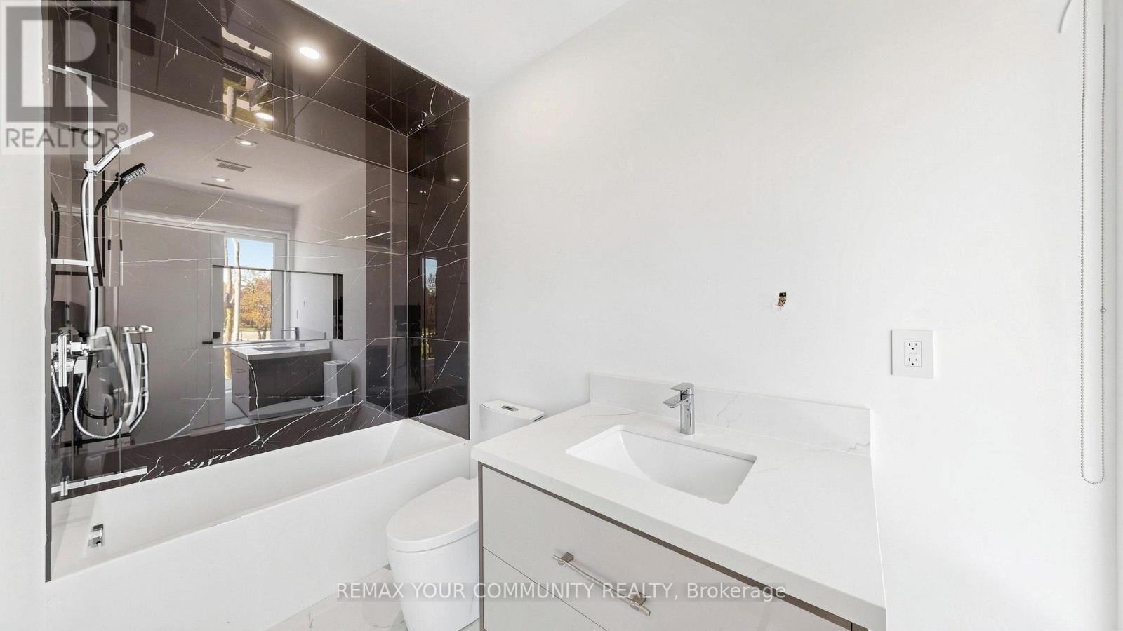 2970b Bayview Avenue, Toronto, Ontario  M2N 5K7 - Photo 32 - C13849176