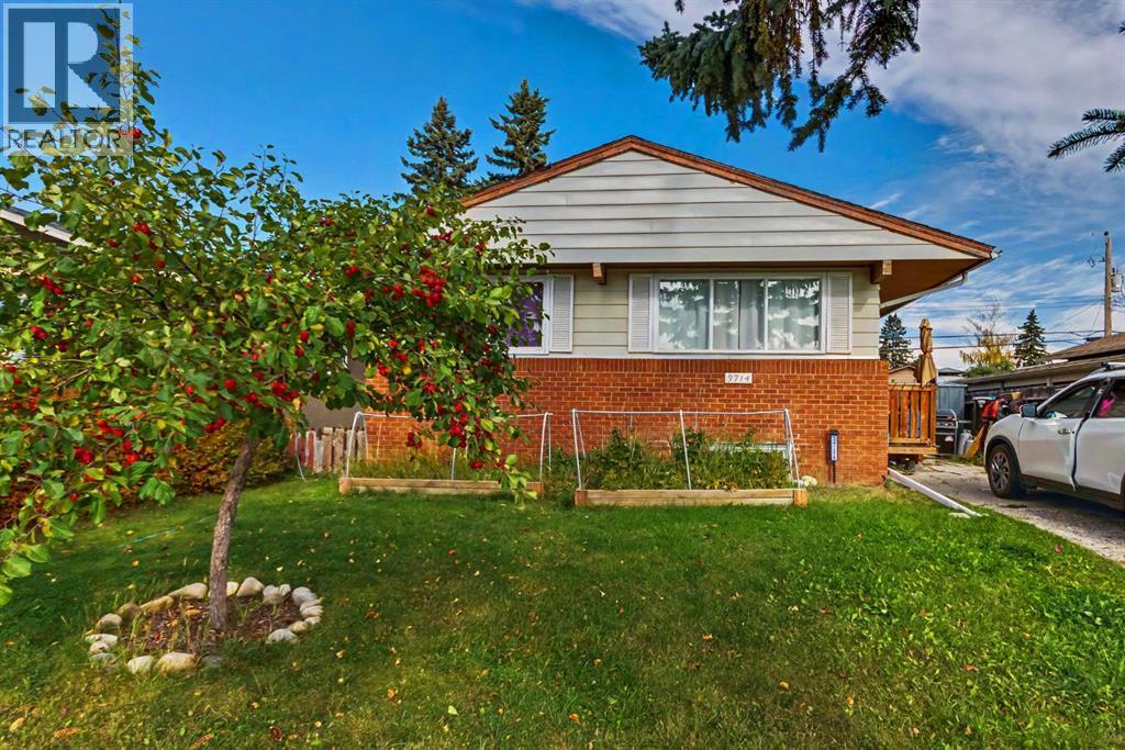3714 Dover Ridge Drive SE, Calgary, Alberta  T2B 2C8 - Photo 1 - A2350553